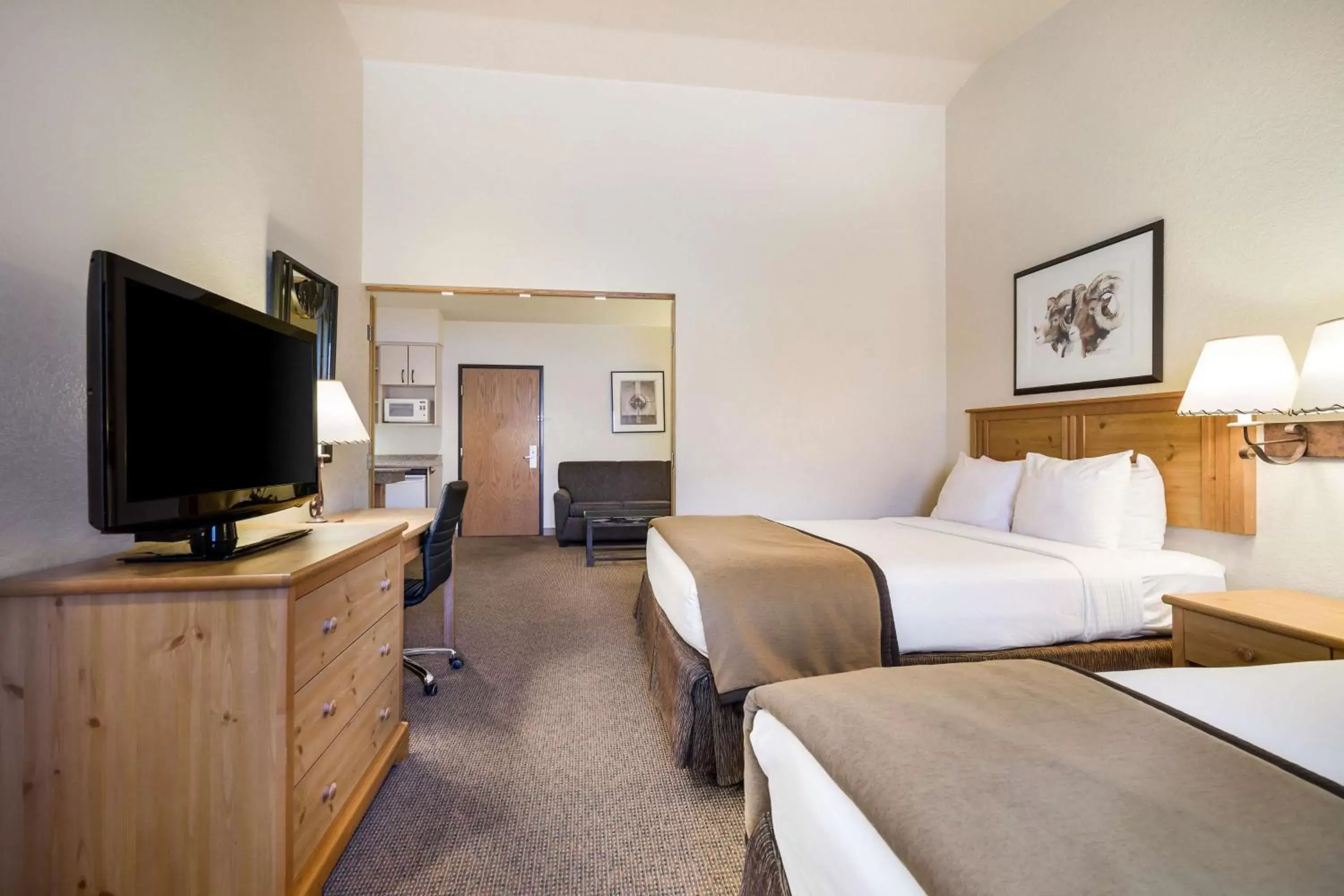 Bedroom, Bed in Best Western Golden Spike Inn & Suites