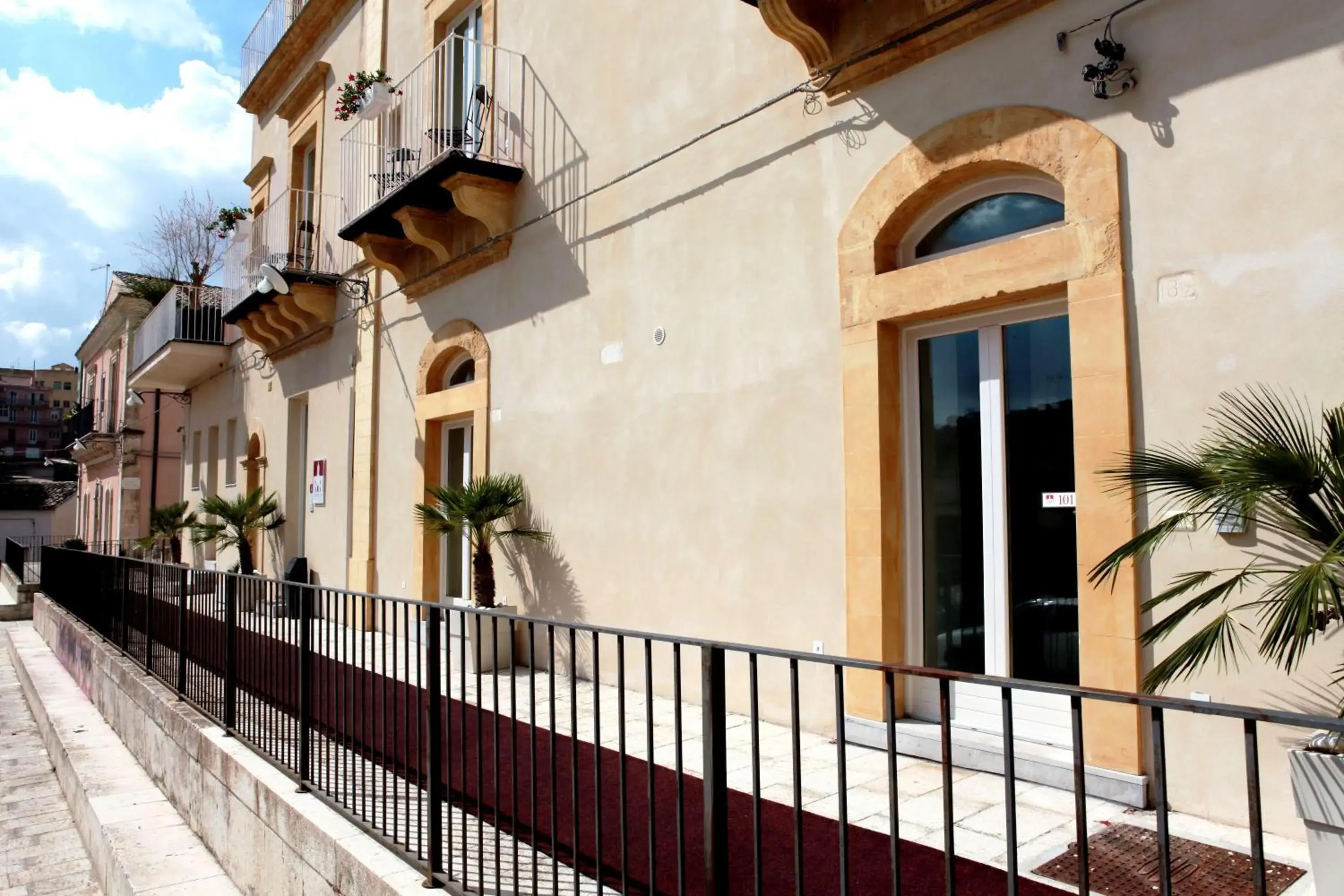 Facade/entrance, Balcony/Terrace in Hotel La Dimora di Piazza Carmine