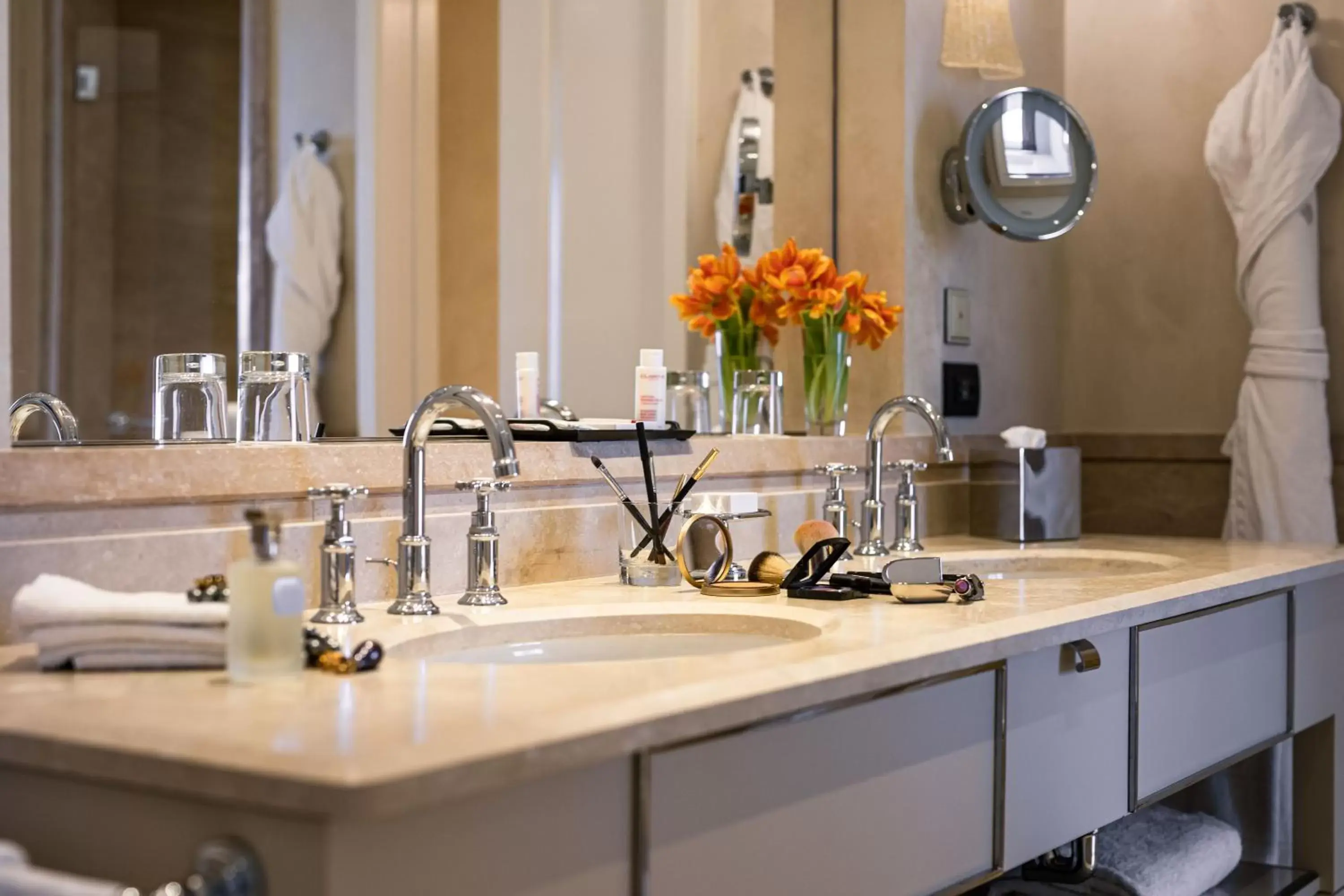 Bathroom in Palazzo Parigi Hotel & Grand Spa - LHW