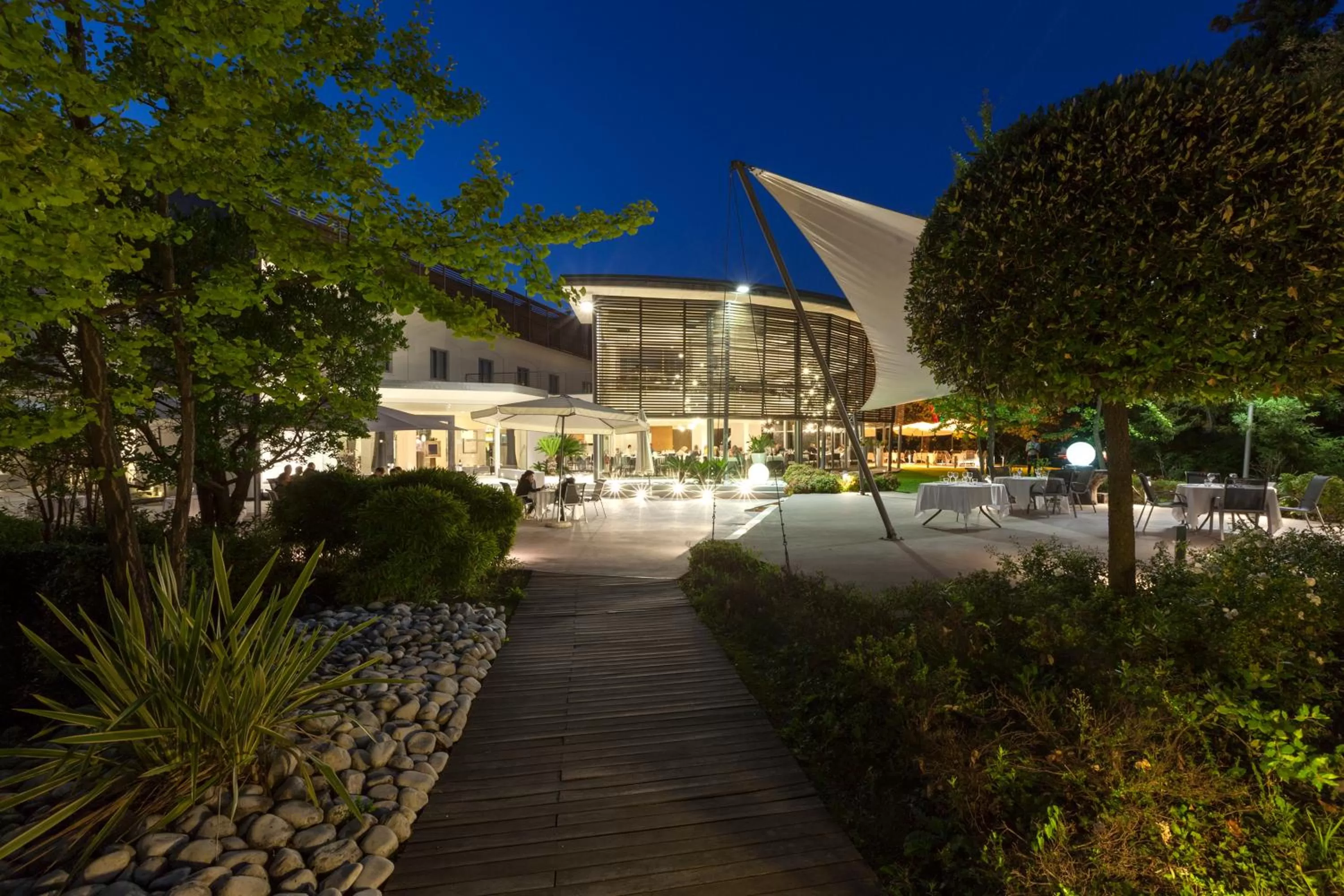 Property building in Inverigo Hotel