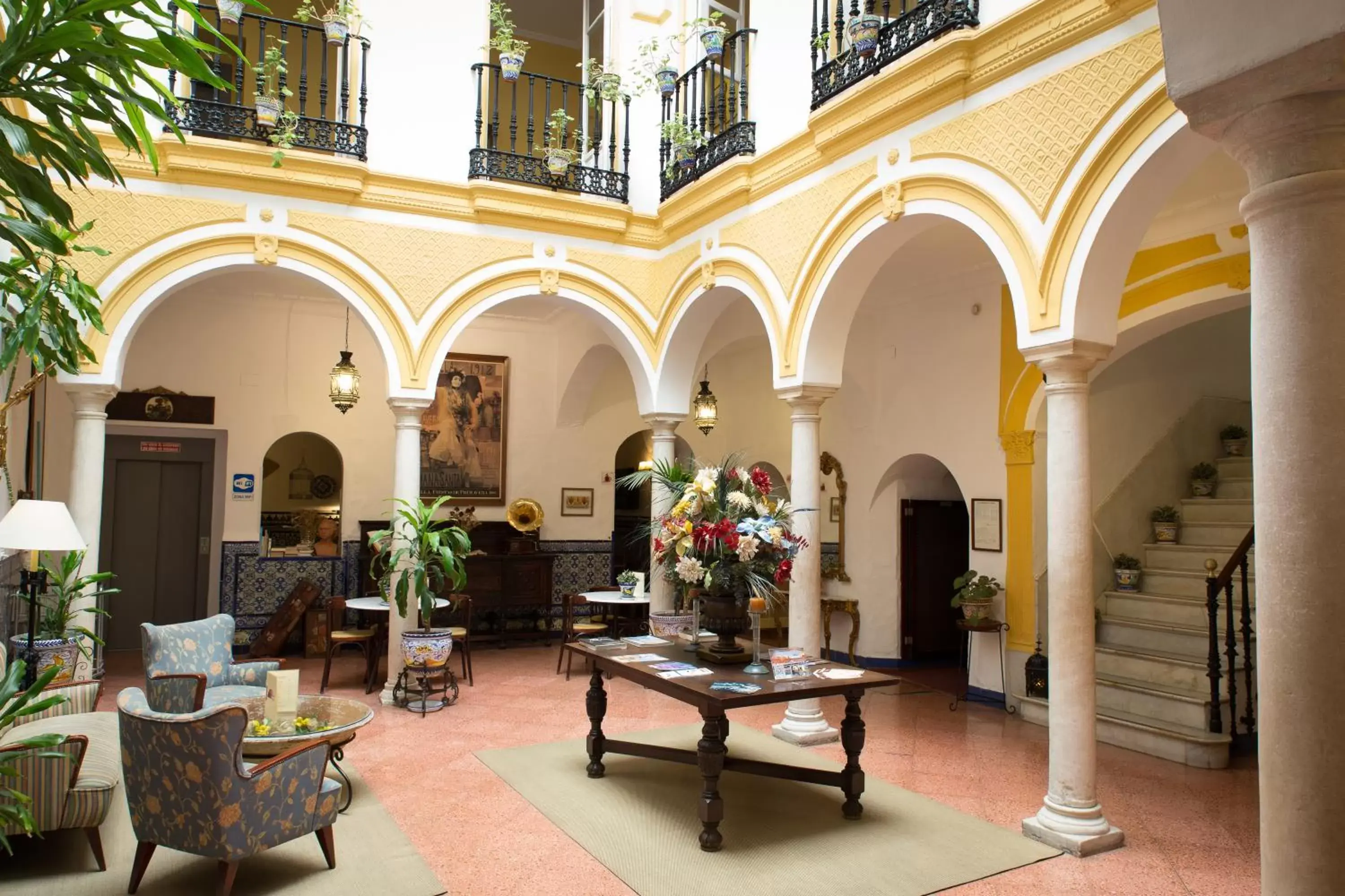 Patio in Hotel Abanico