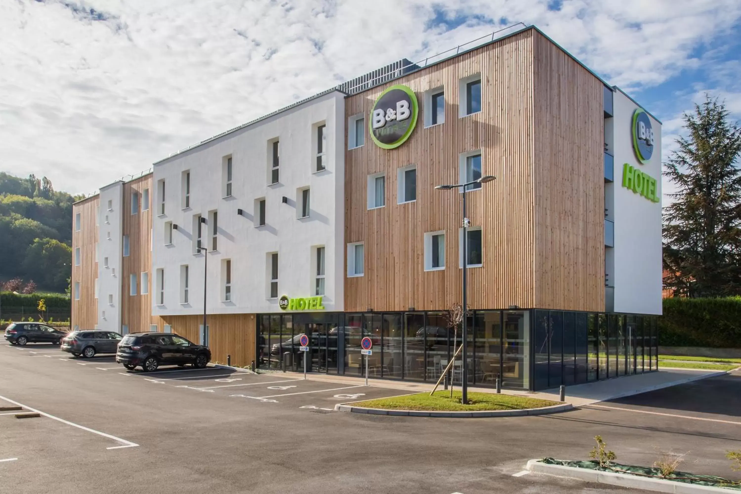 Facade/entrance, Property Building in B&B HOTEL ANNEMASSE Saint-Cergues