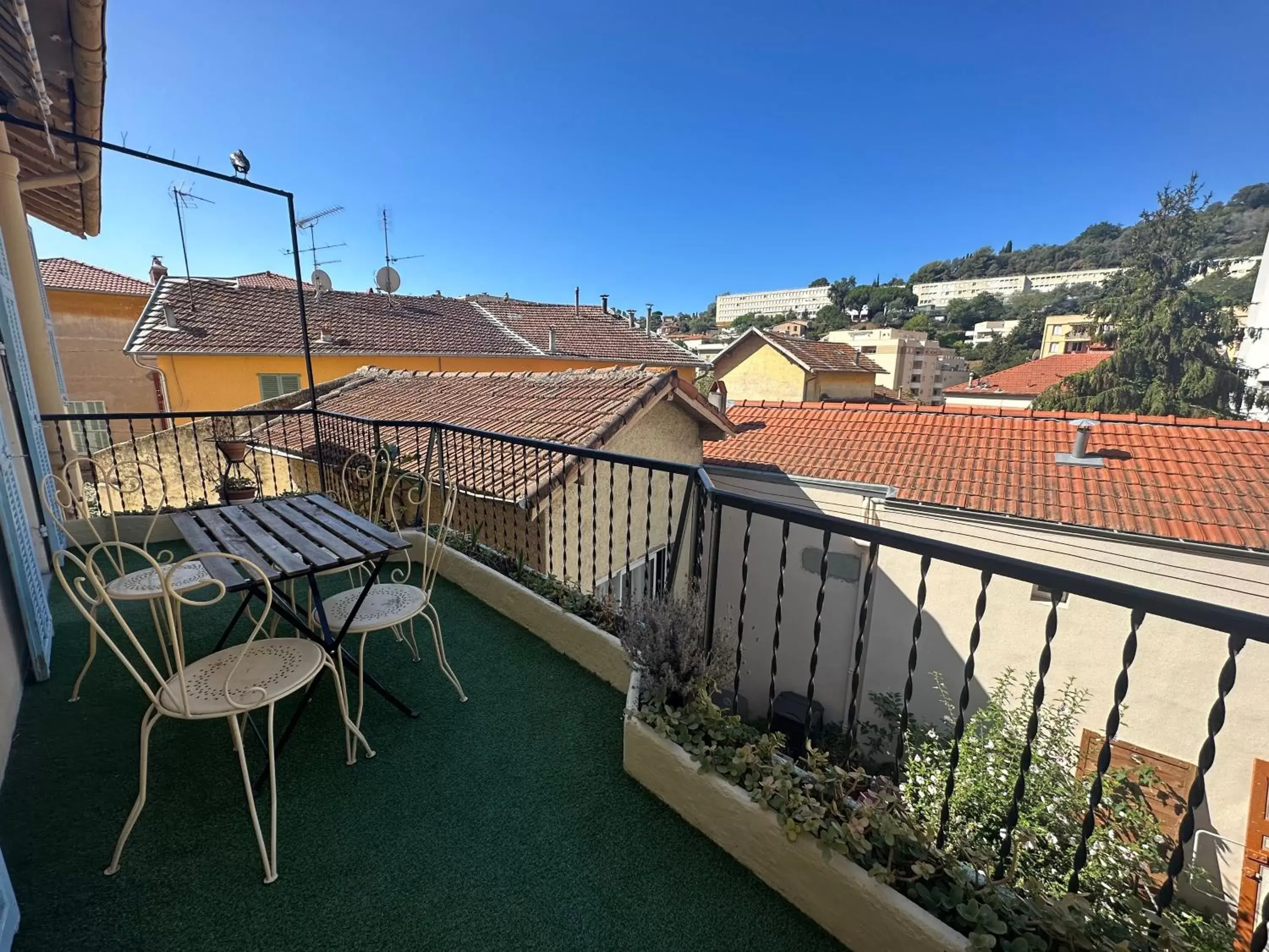 Balcony/Terrace in La maison de Giulia Menton