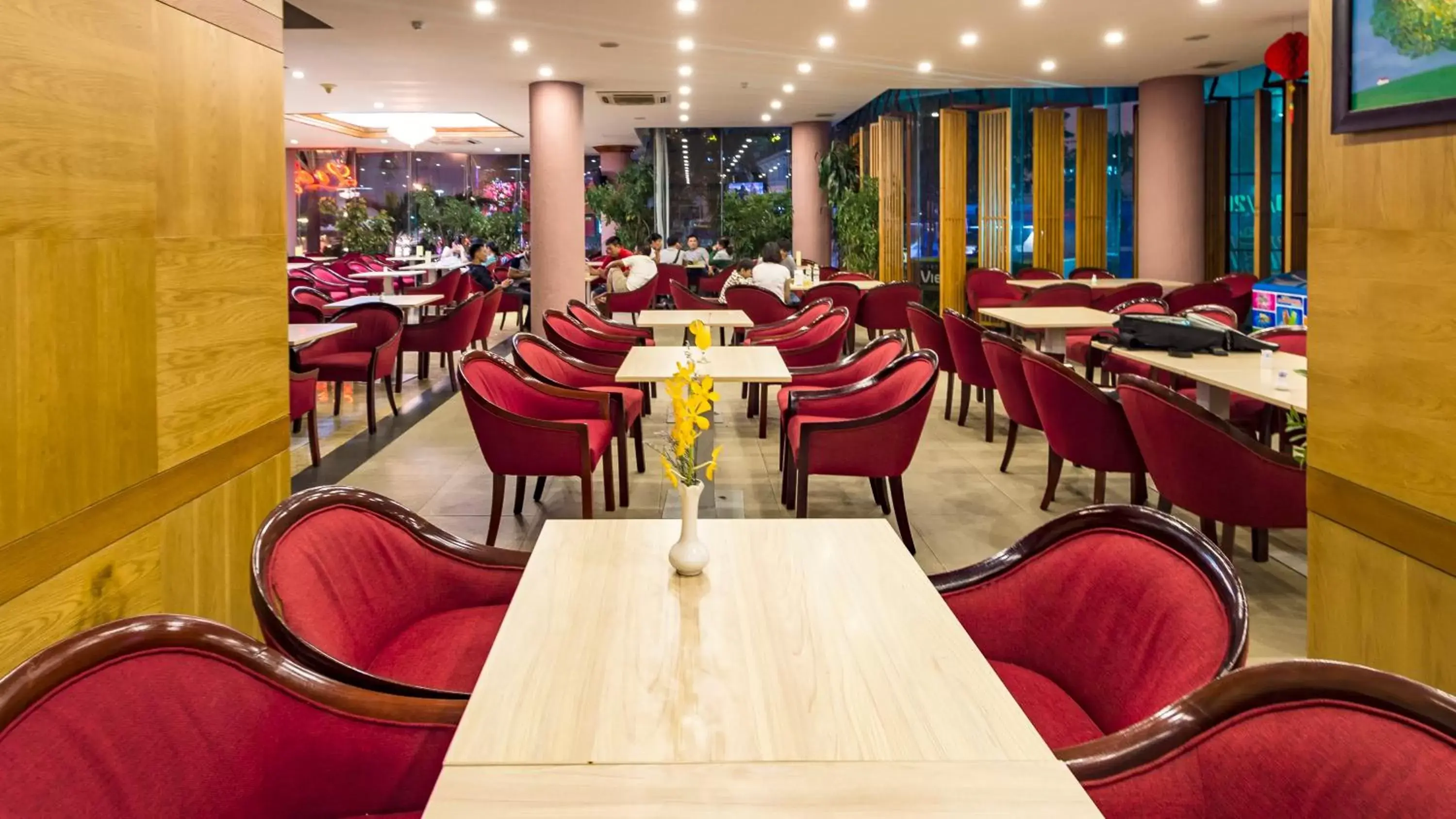 Lounge or bar, Restaurant/Places to Eat in Nha Trang Lodge Hotel