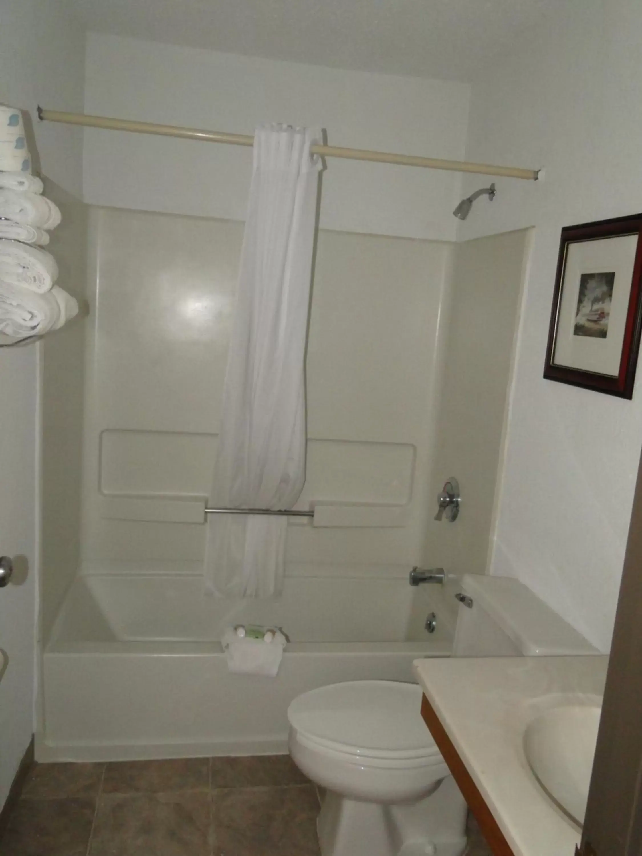 Toilet, Bathroom in Oscoda Lakeside Hotel