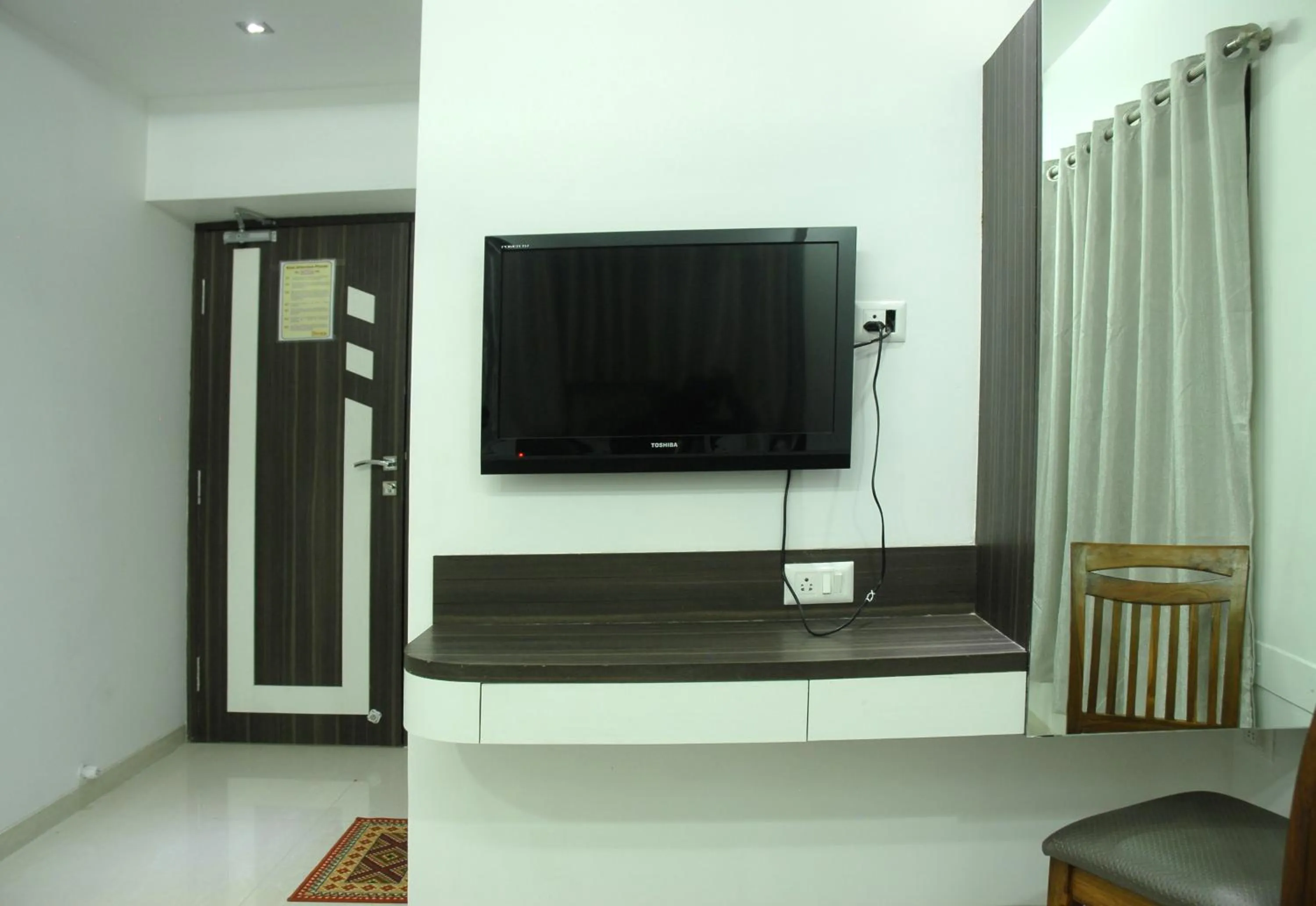 Photo of the whole room in Hotel City View