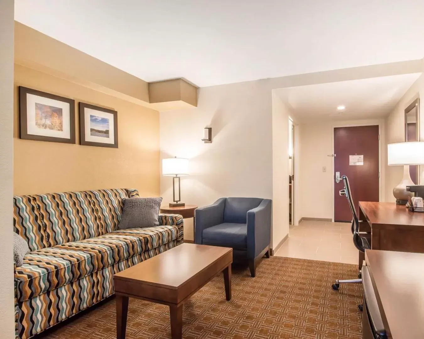 Seating Area in Comfort Inn & Suites Brattleboro I-91