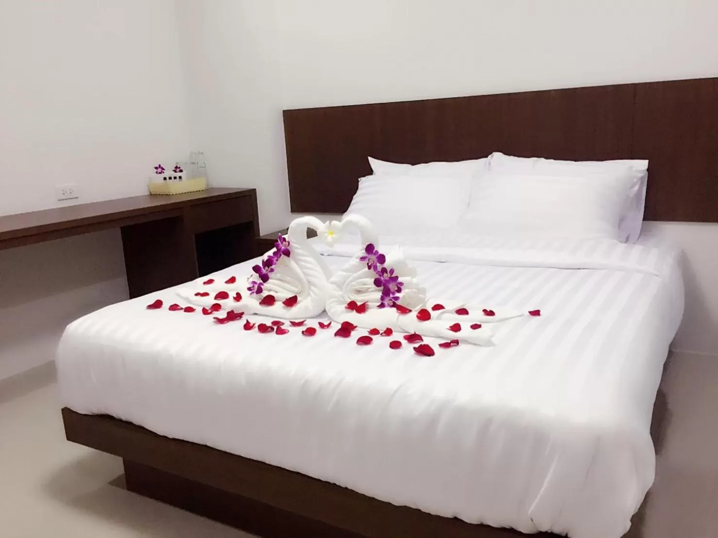 Bedroom, Bed in Nava Grand