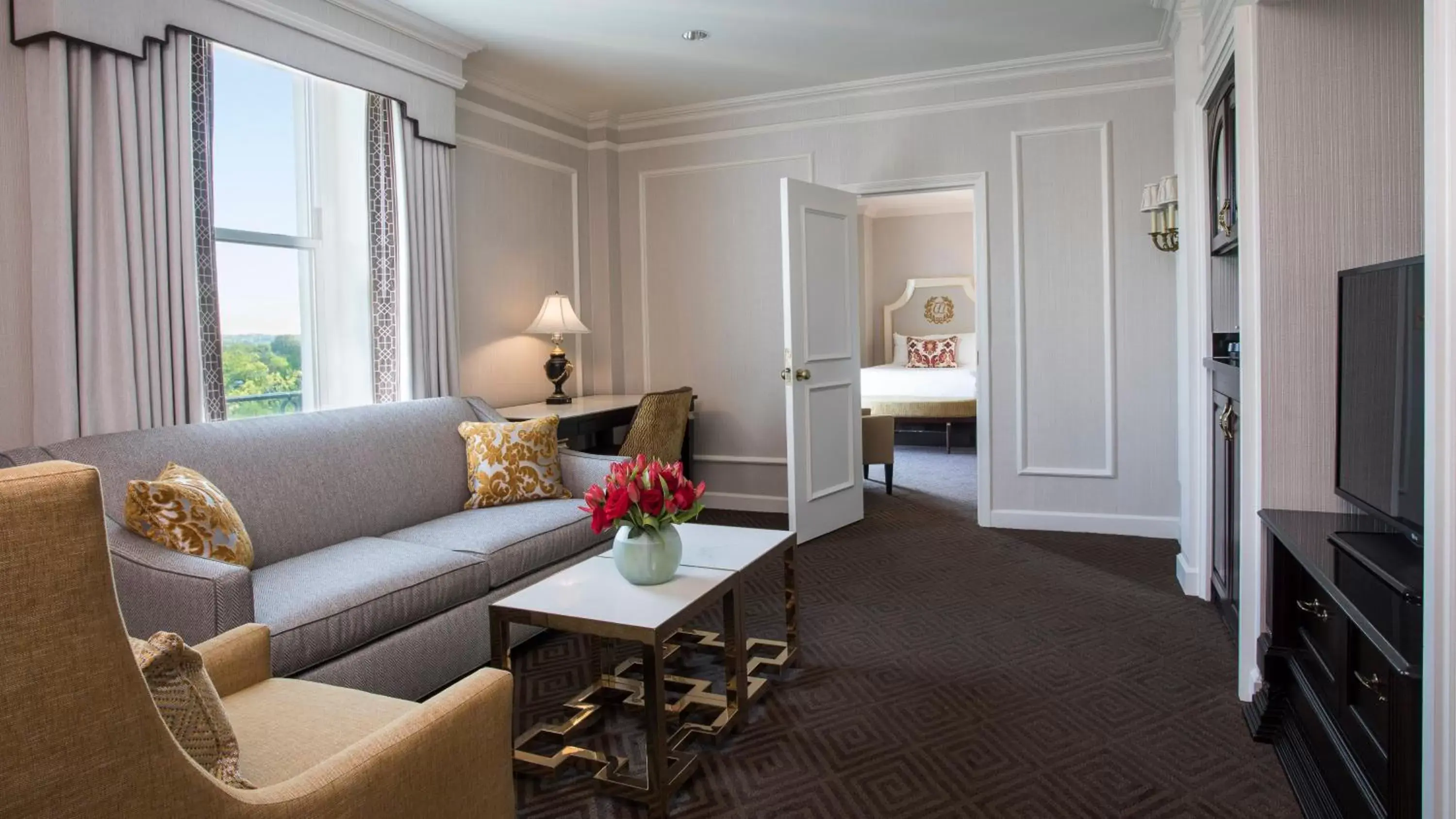 Photo of the whole room, Seating Area in Willard InterContinental Washington, an IHG Hotel