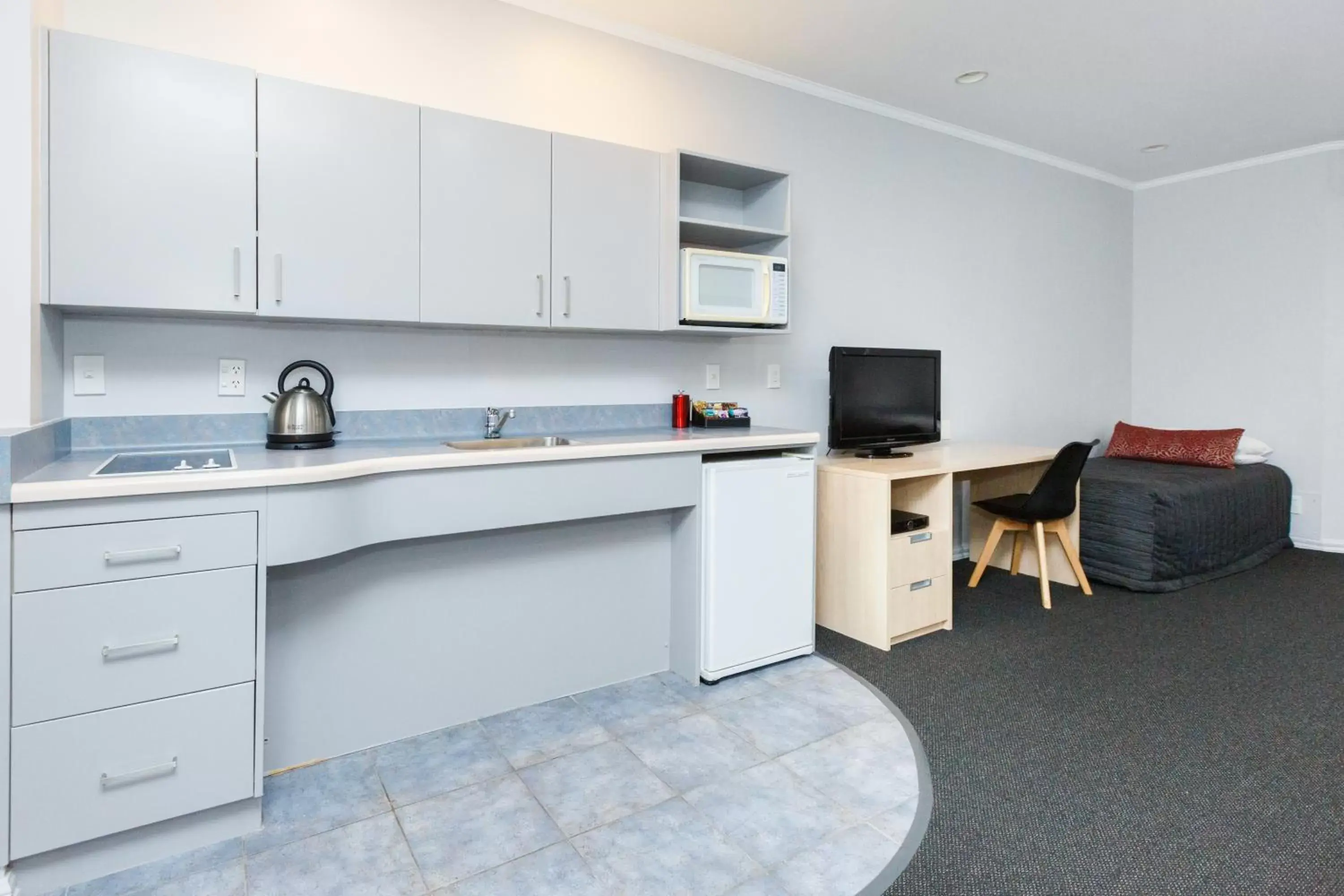 Kitchen or kitchenette, Kitchen/Kitchenette in Aubyn Court Spa Motel