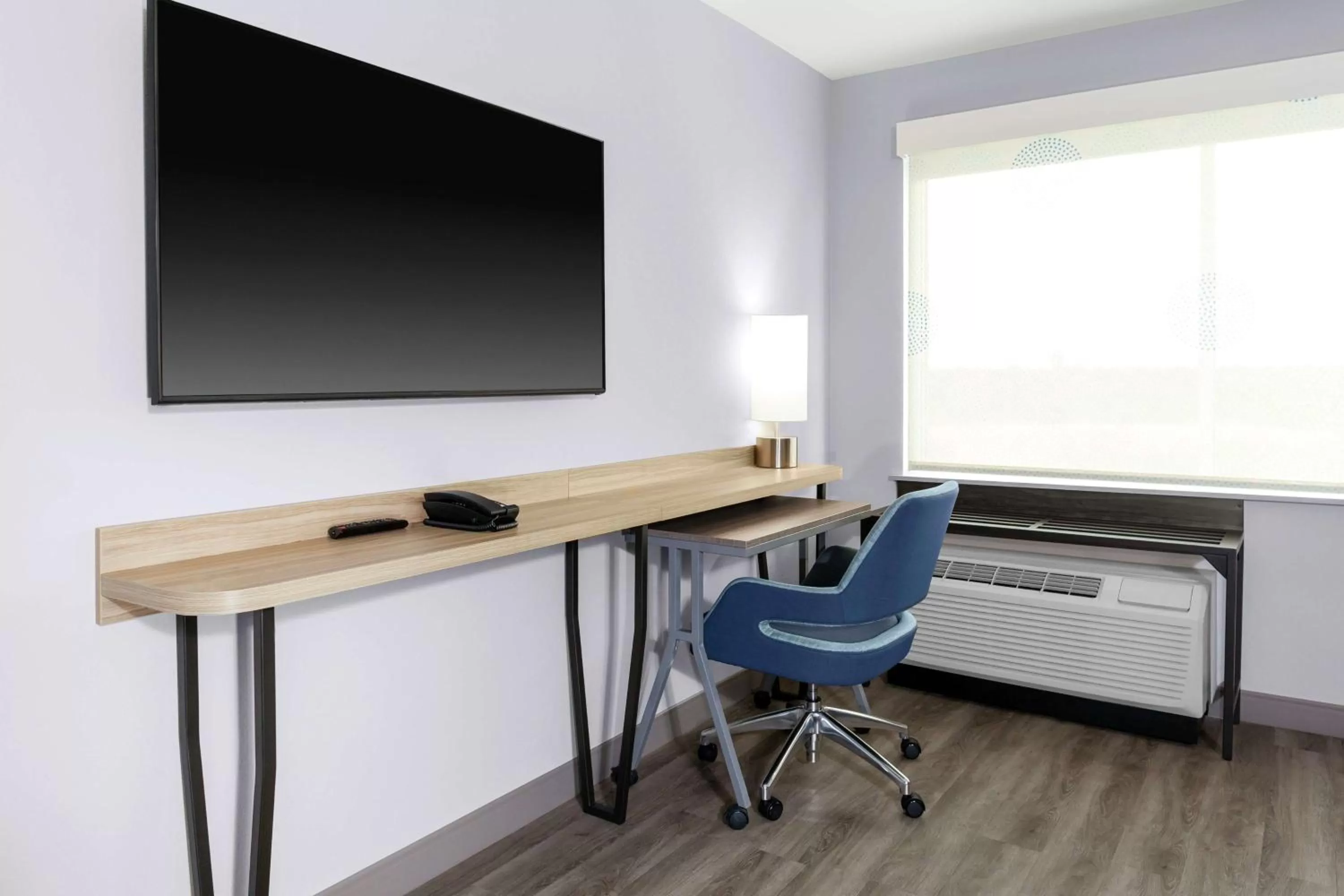 Bedroom in Tru By Hilton Gilbert