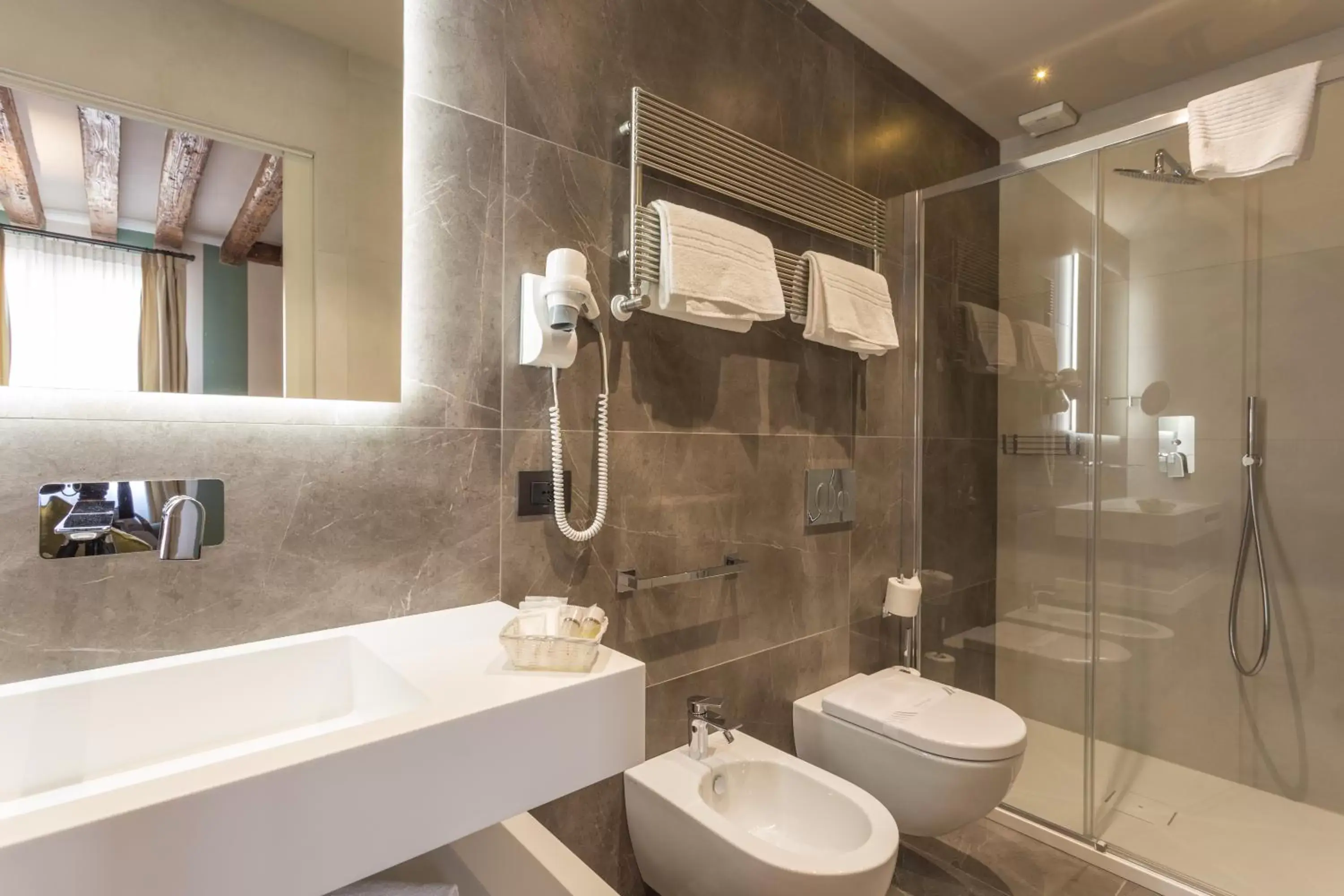 Bathroom in Hotel Tiziano