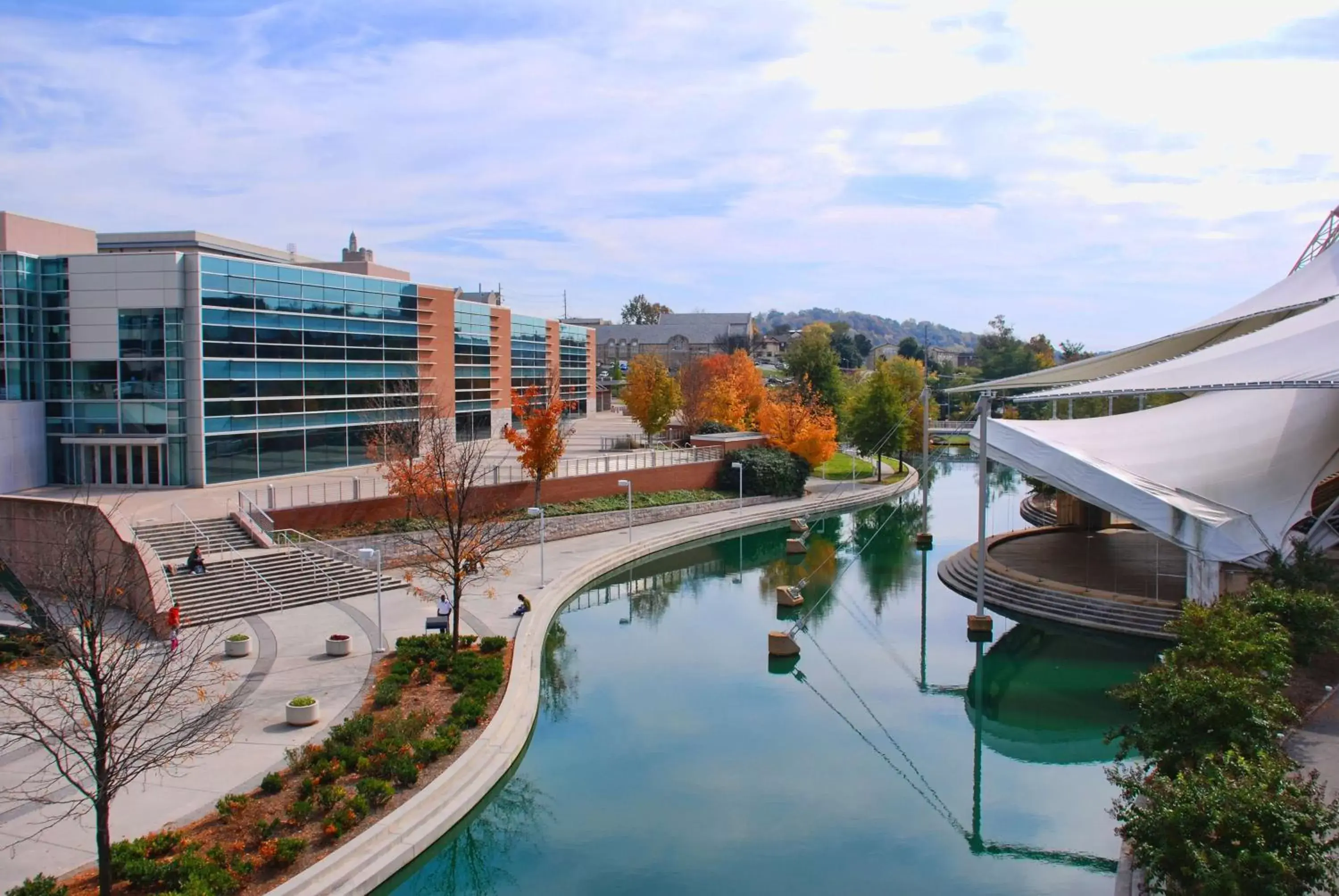 Property building, Pool View in Hampton Inn & Suites Knoxville-Downtown