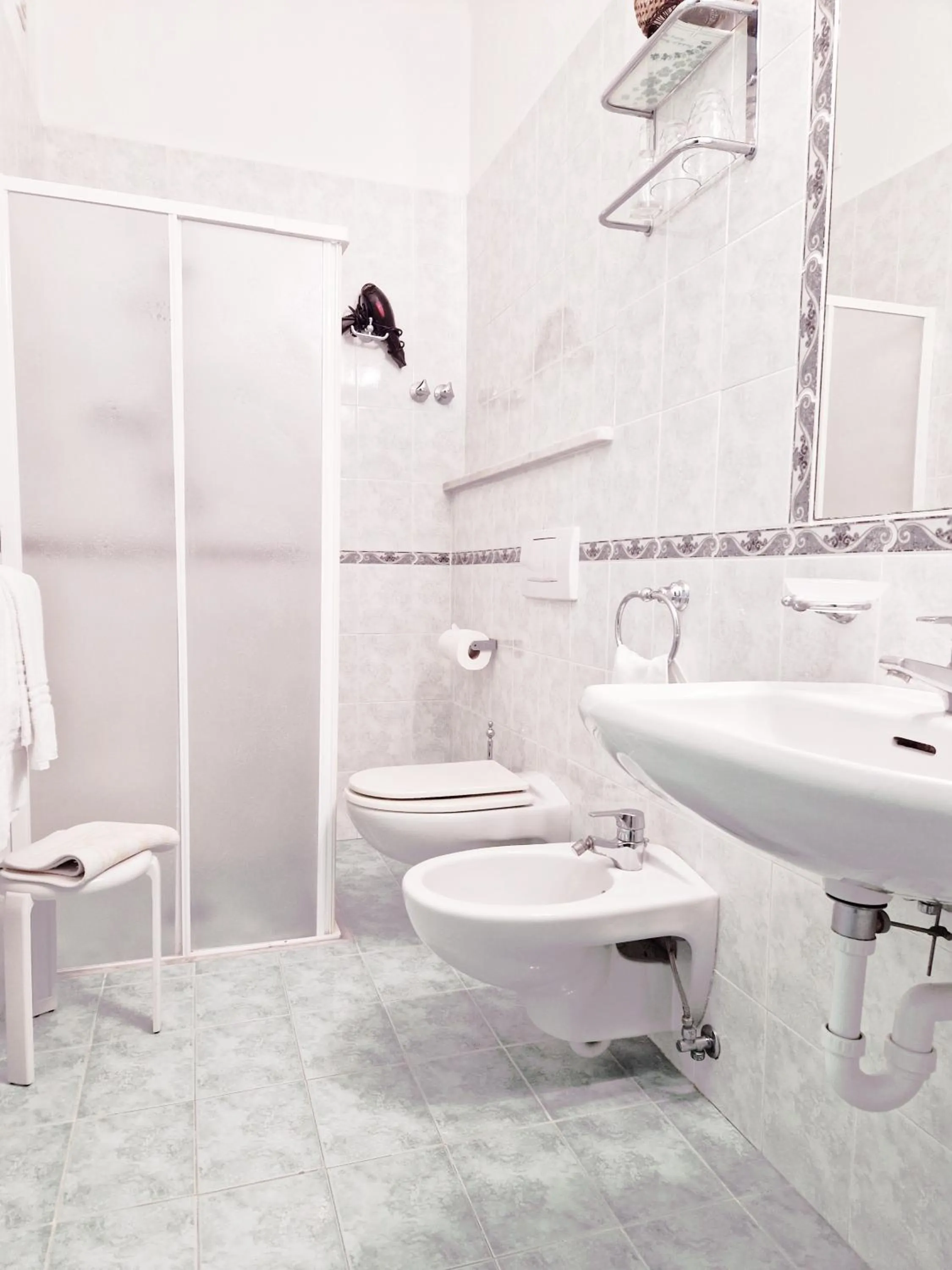 Shower in Hotel Capizzo