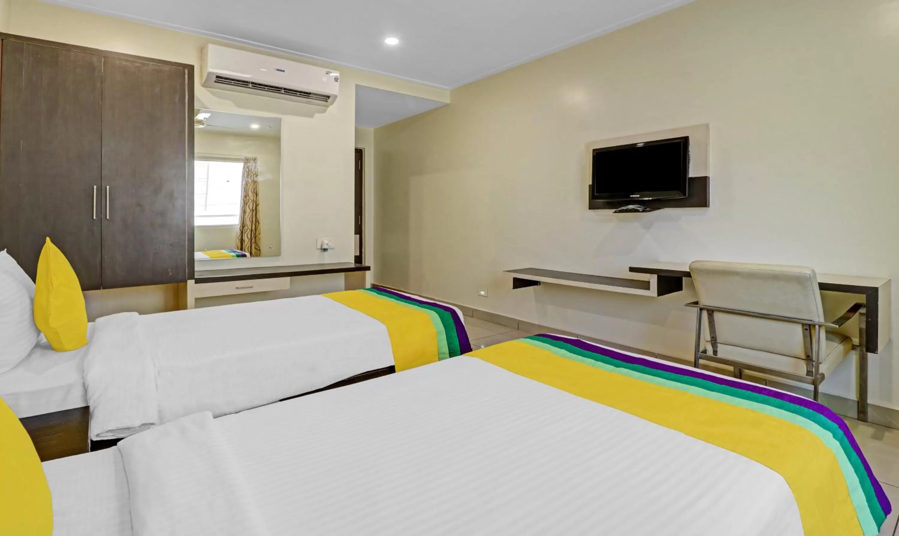 Bed in Itsy By Treebo - G Square