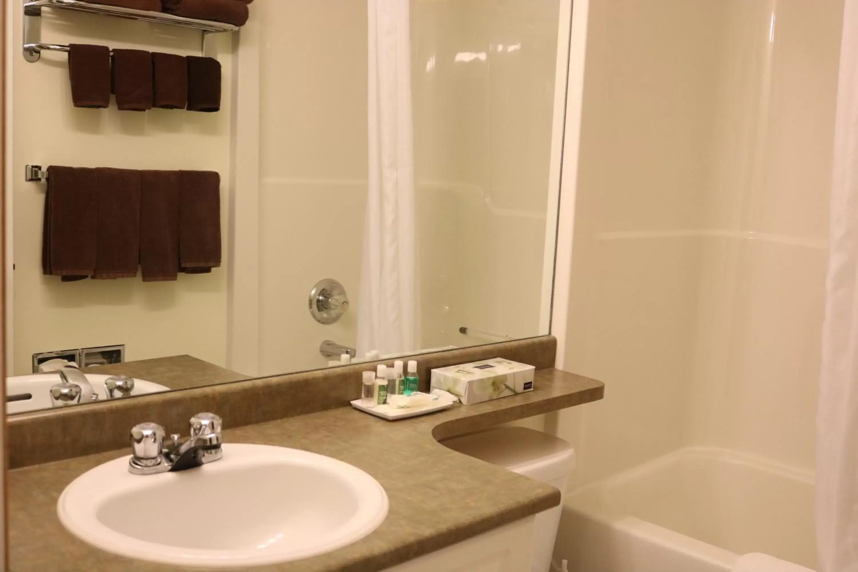 Bathroom in Nomad Hotel & Suites