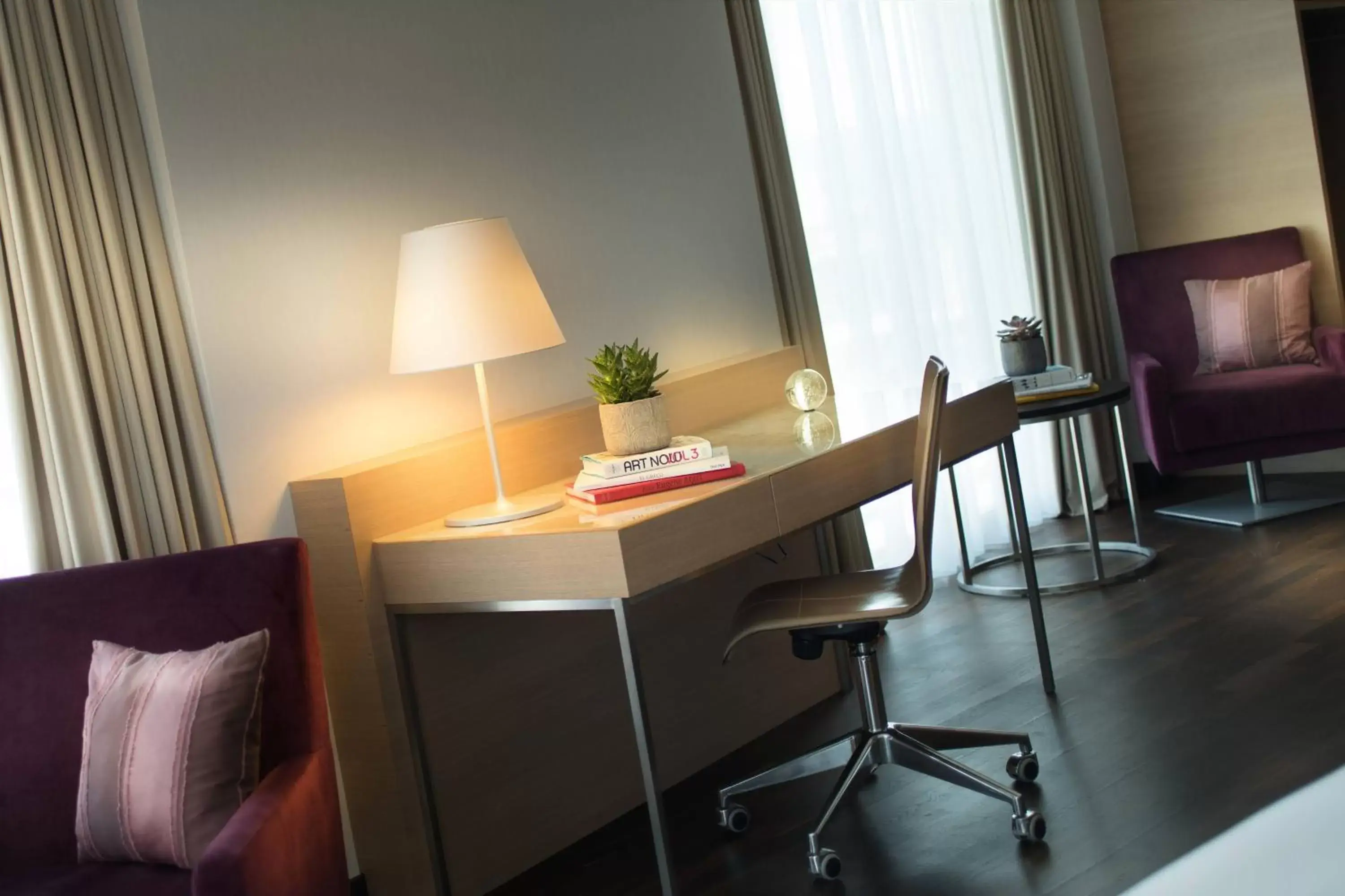 Photo of the whole room, TV/Entertainment Center in Renaissance Zurich Tower Hotel