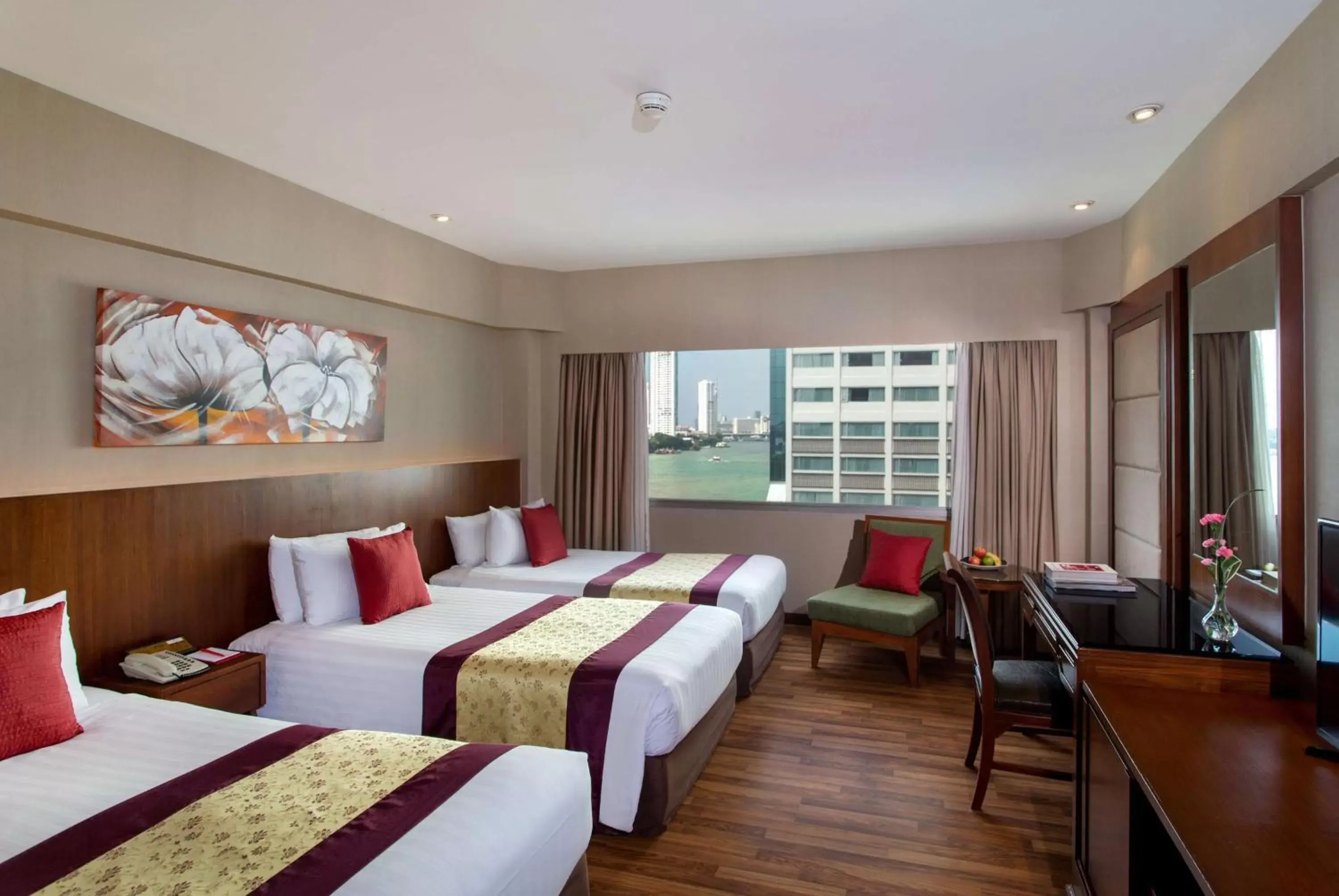 Photo of the whole room in Ramada Plaza by Wyndham Bangkok Menam Riverside