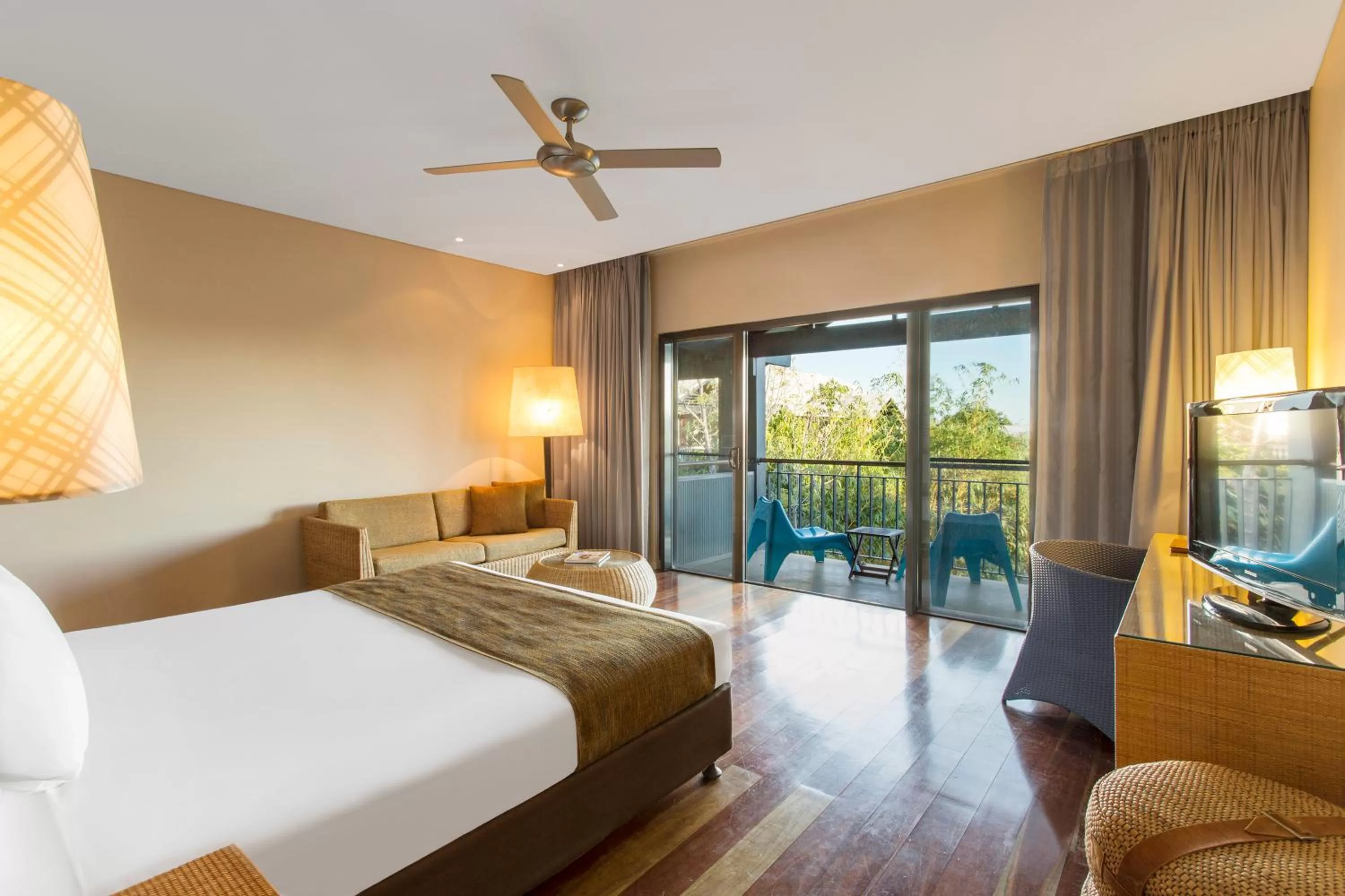 Balcony/Terrace, Bed in Kimberley Sands Resort