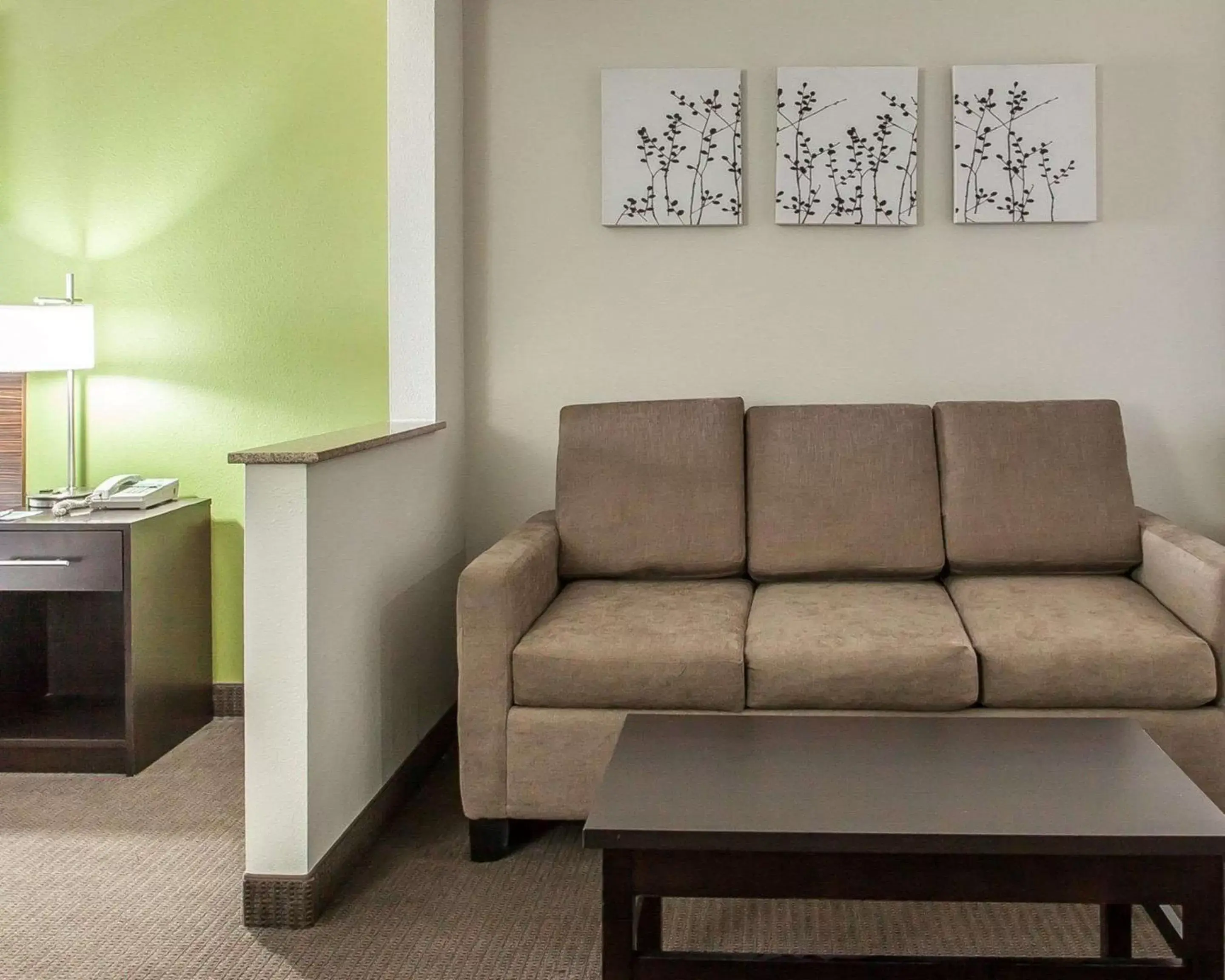 Photo of the whole room, Seating Area in Sleep Inn & Suites Near I-90 and Ashtabula