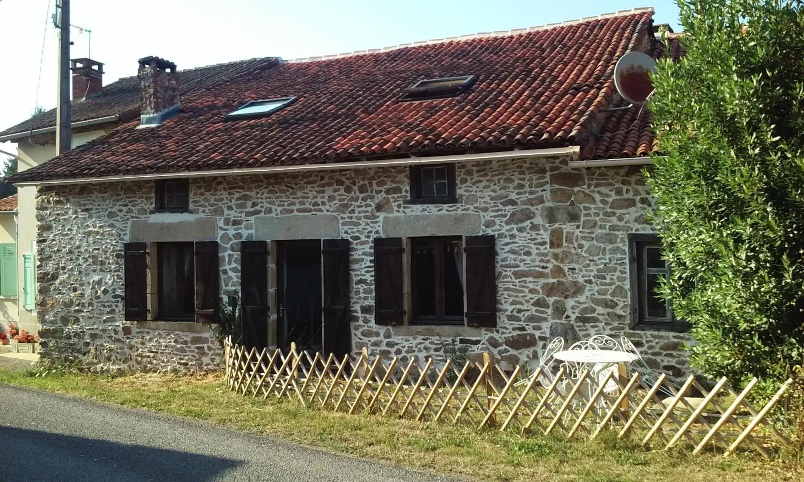 Patio, Property Building in La Croix De Camargue