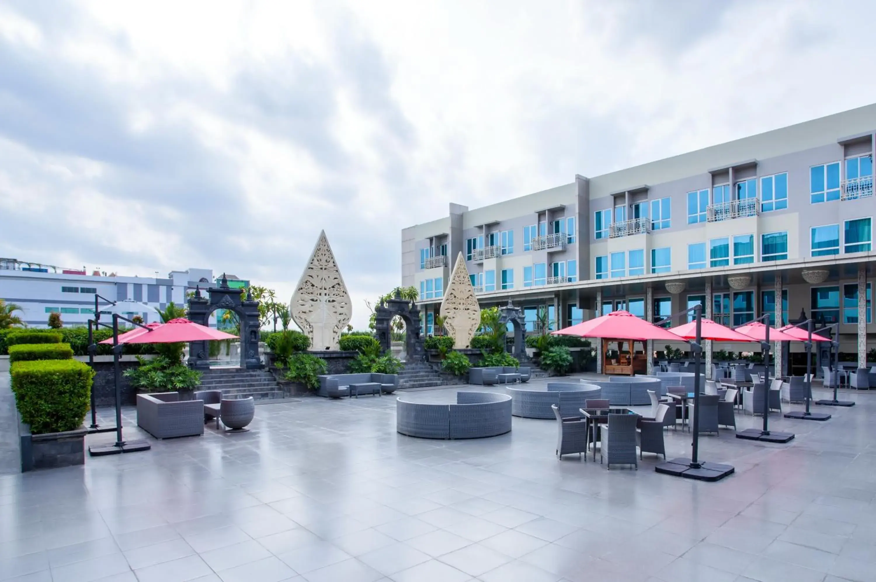 Patio in Grand Mercure Yogyakarta Adi Sucipto