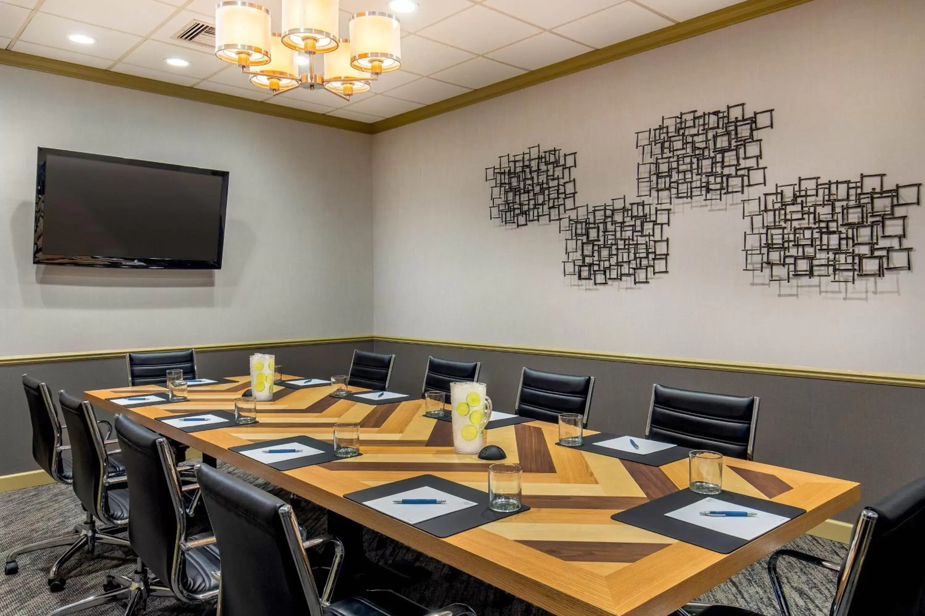 Meeting/conference room in Four Points by Sheraton Kalamazoo