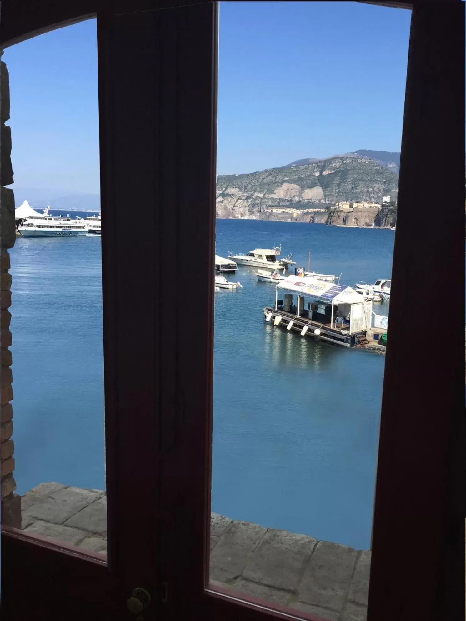 Facade/entrance, River View in Yacht Club Capo Cervo Suites B&B