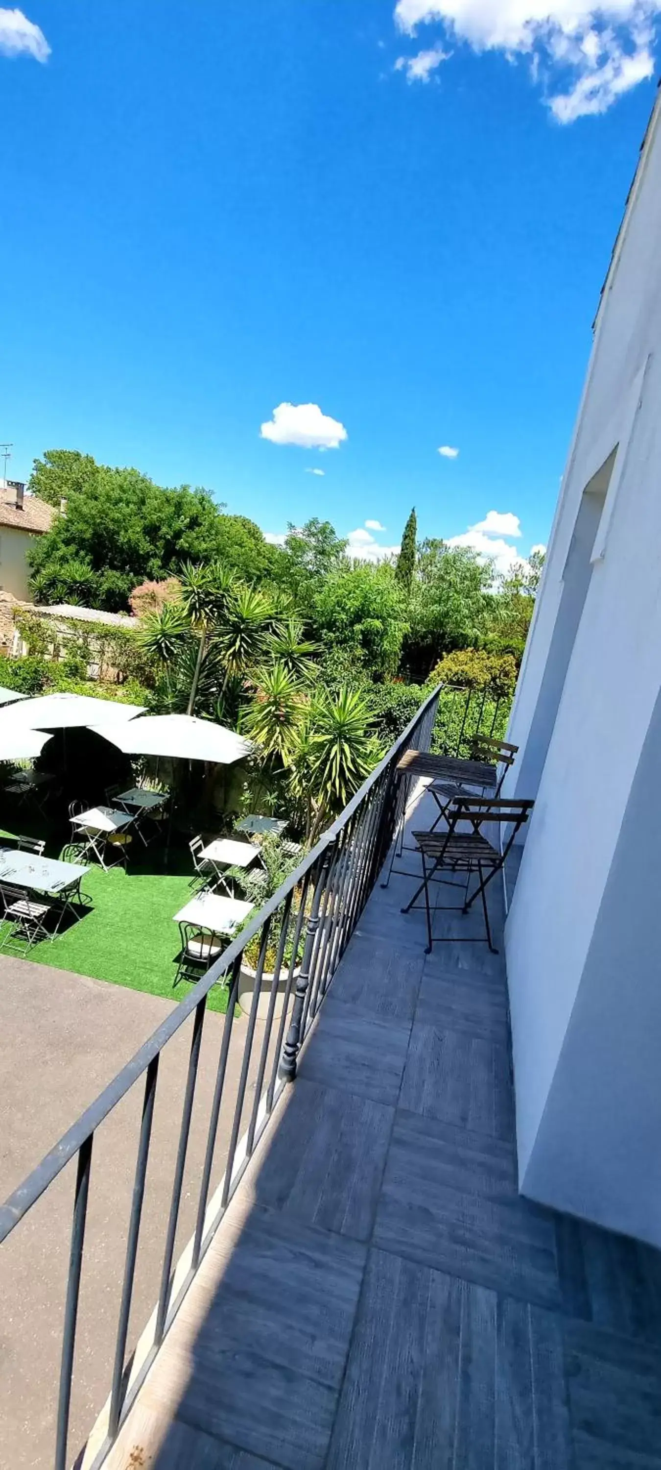 Balcony/Terrace in Hôtel restaurant et pension soirée étape Bel Air