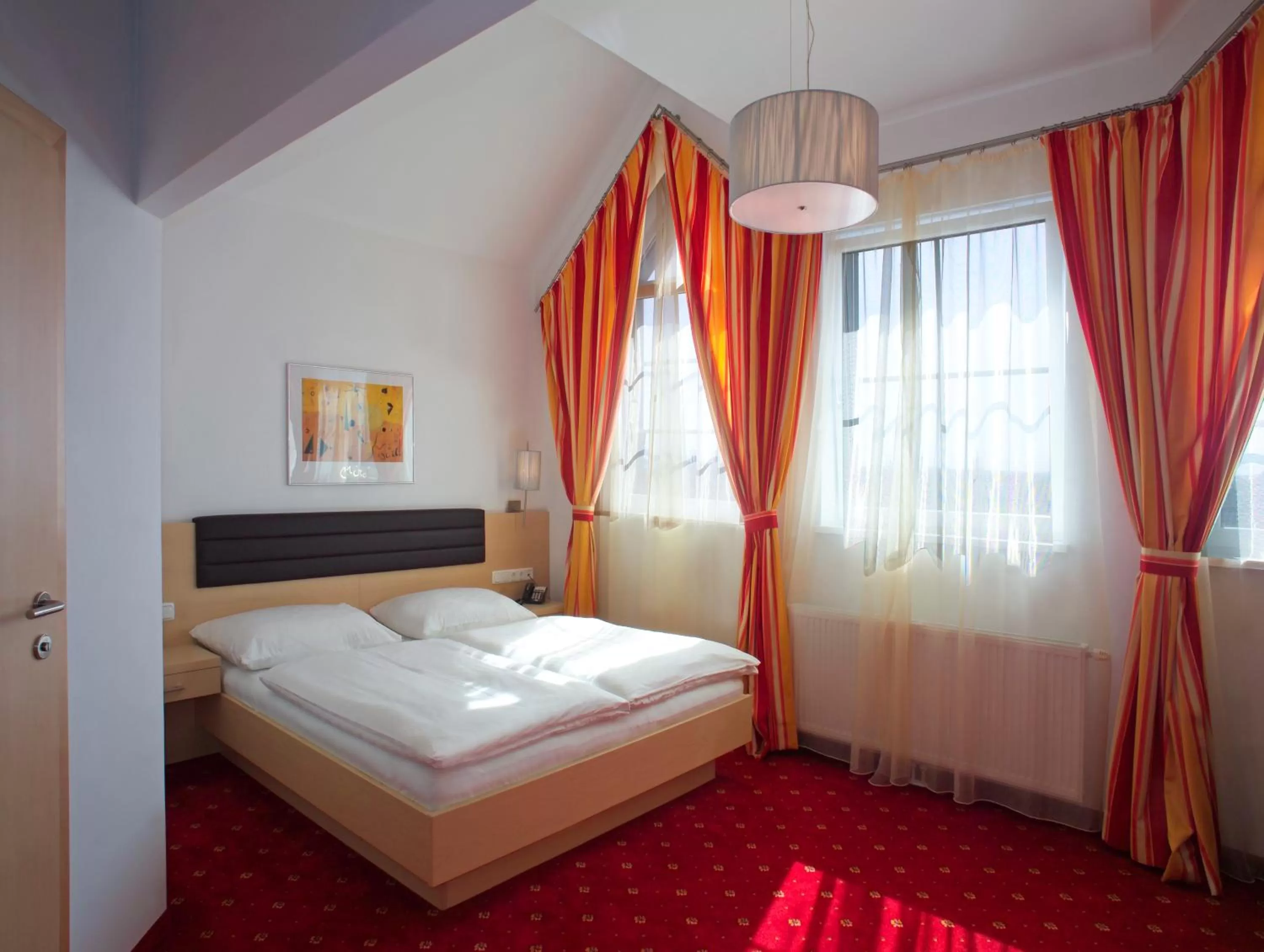 Bedroom, Bed in Hotel Restaurant Wallner I contactless check-in