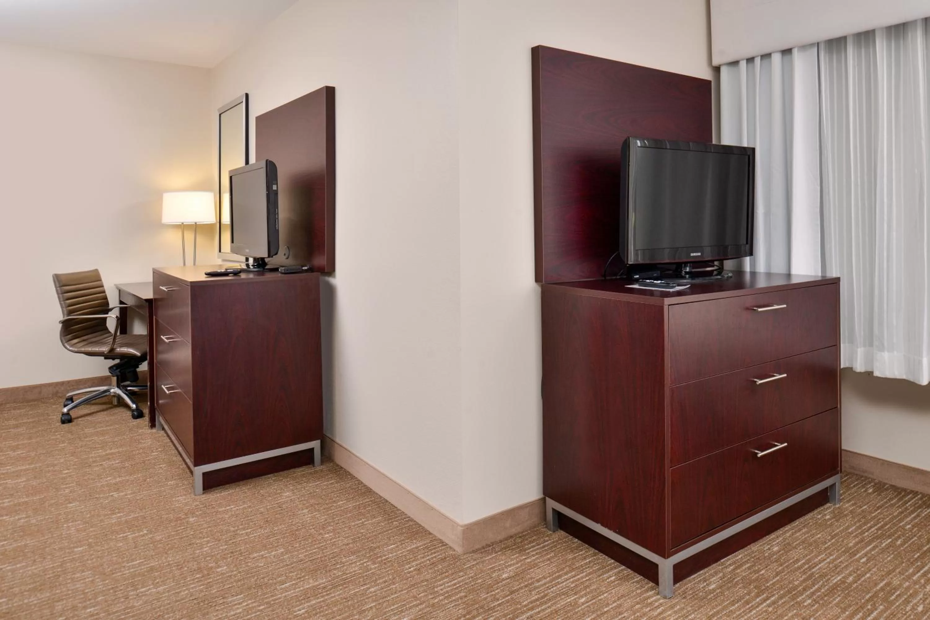 Executive King Room in Holiday Inn Express Hotel & Suites Lafayette, an IHG Hotel
