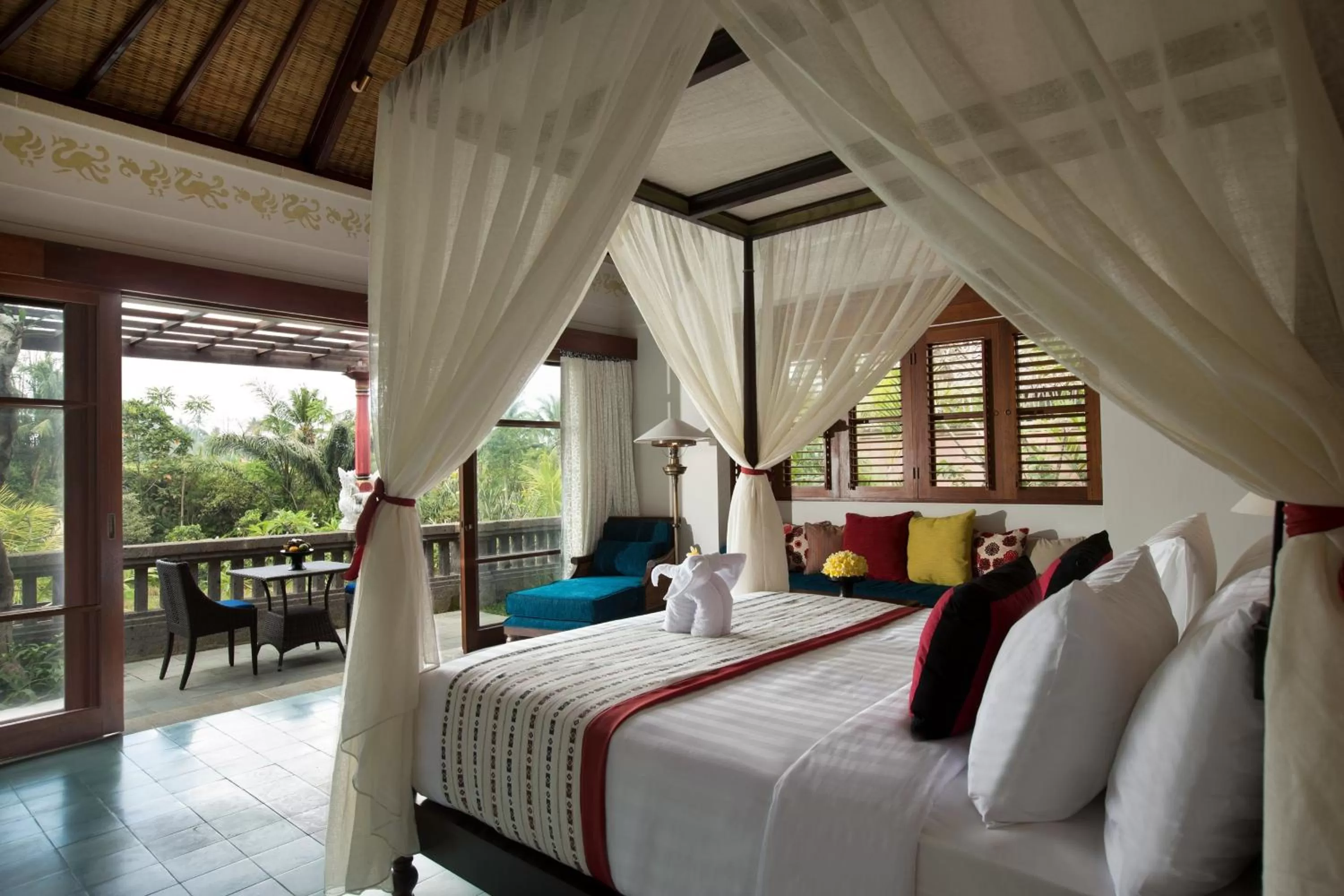 Bed in Dwaraka The Royal Villas