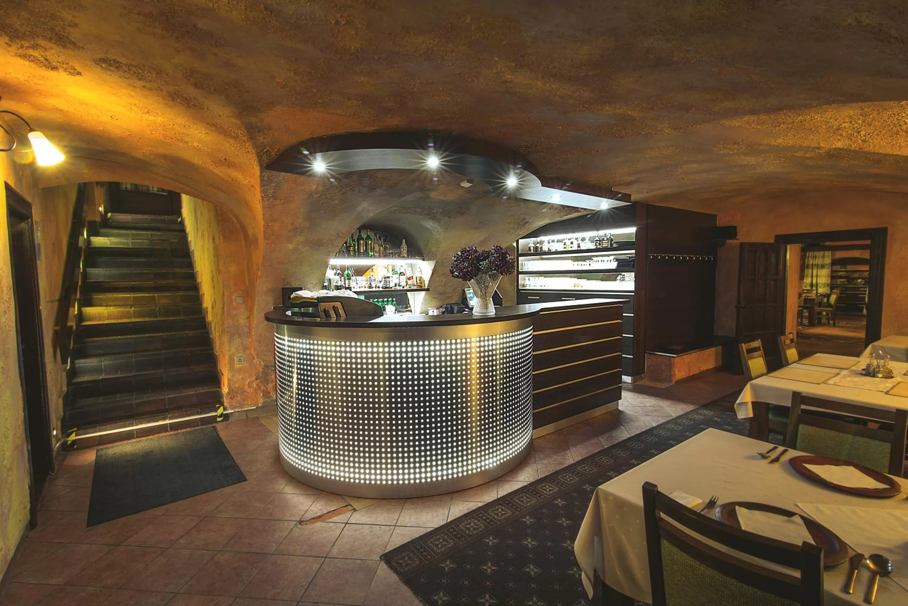 Restaurant/places to eat in Hotel Arkada