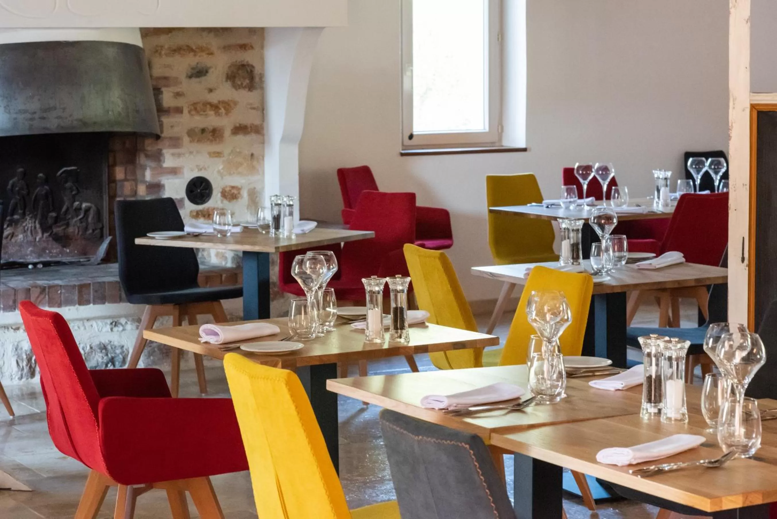 Restaurant/places to eat in Chateau de Sainte Croix