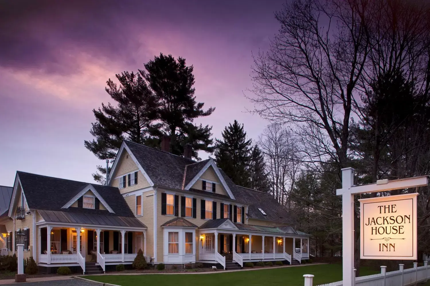 Property Building in Jackson House Inn