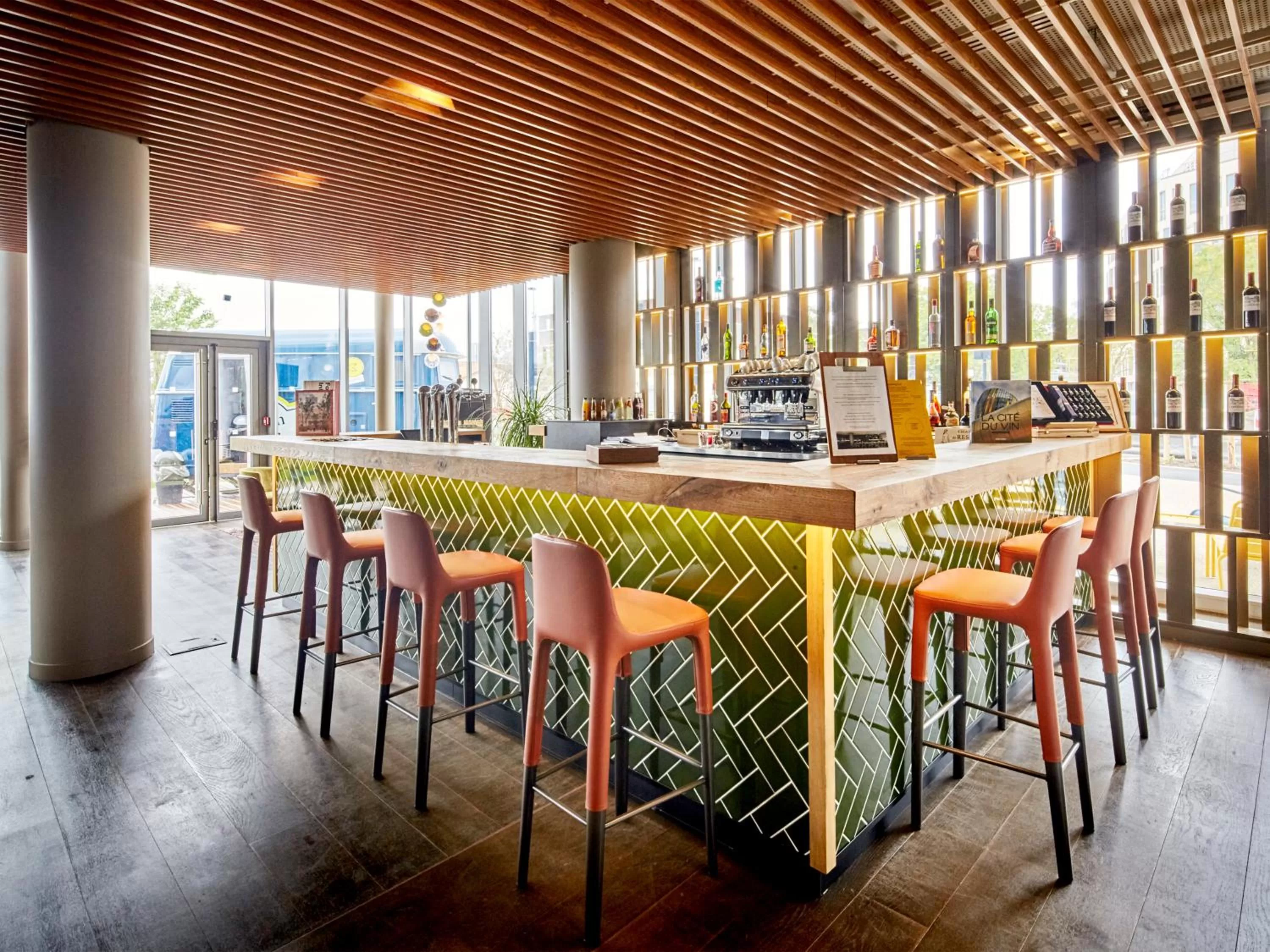 Restaurant/places to eat in Golden Tulip Bordeaux Euratlantique