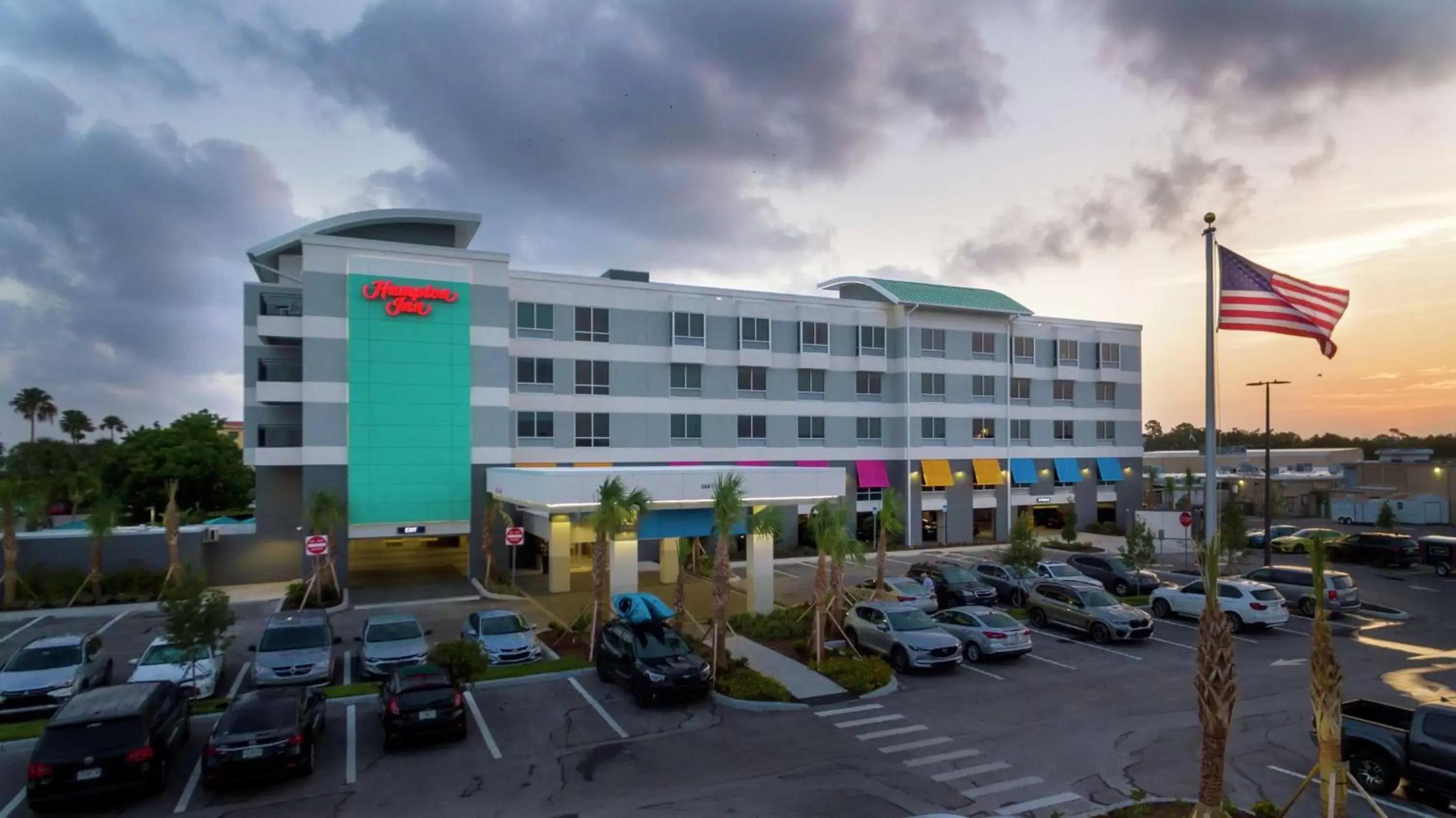 Property building in Hampton Inn Dunedin, Fl Property building in Hampton Inn Dunedin, Fl