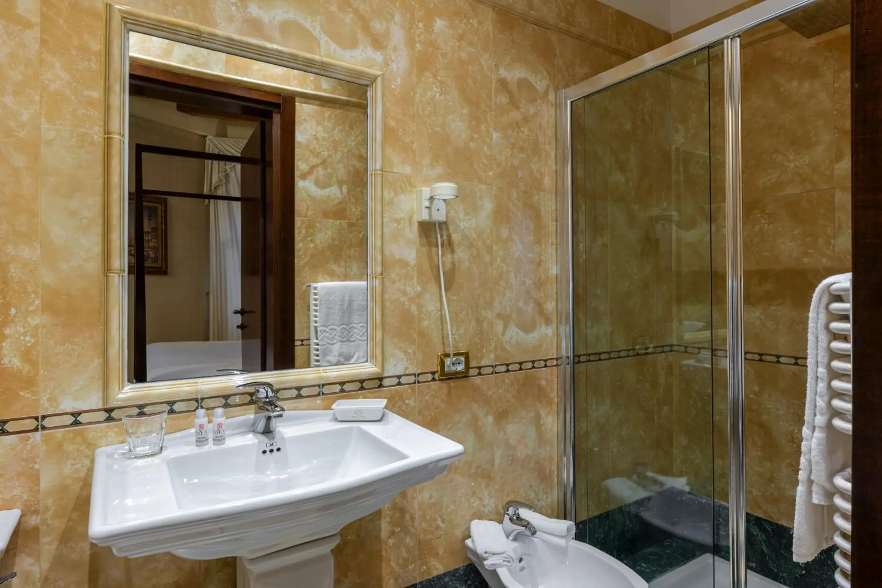 Shower, Bathroom in Ca' Del Nobile