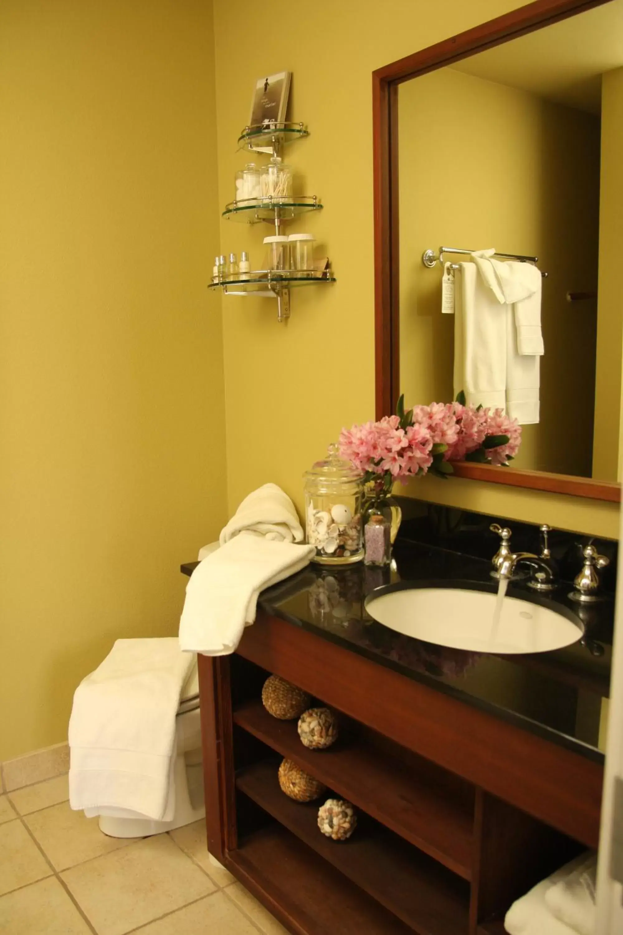 Toilet, Bathroom in Brewery Gulch Inn