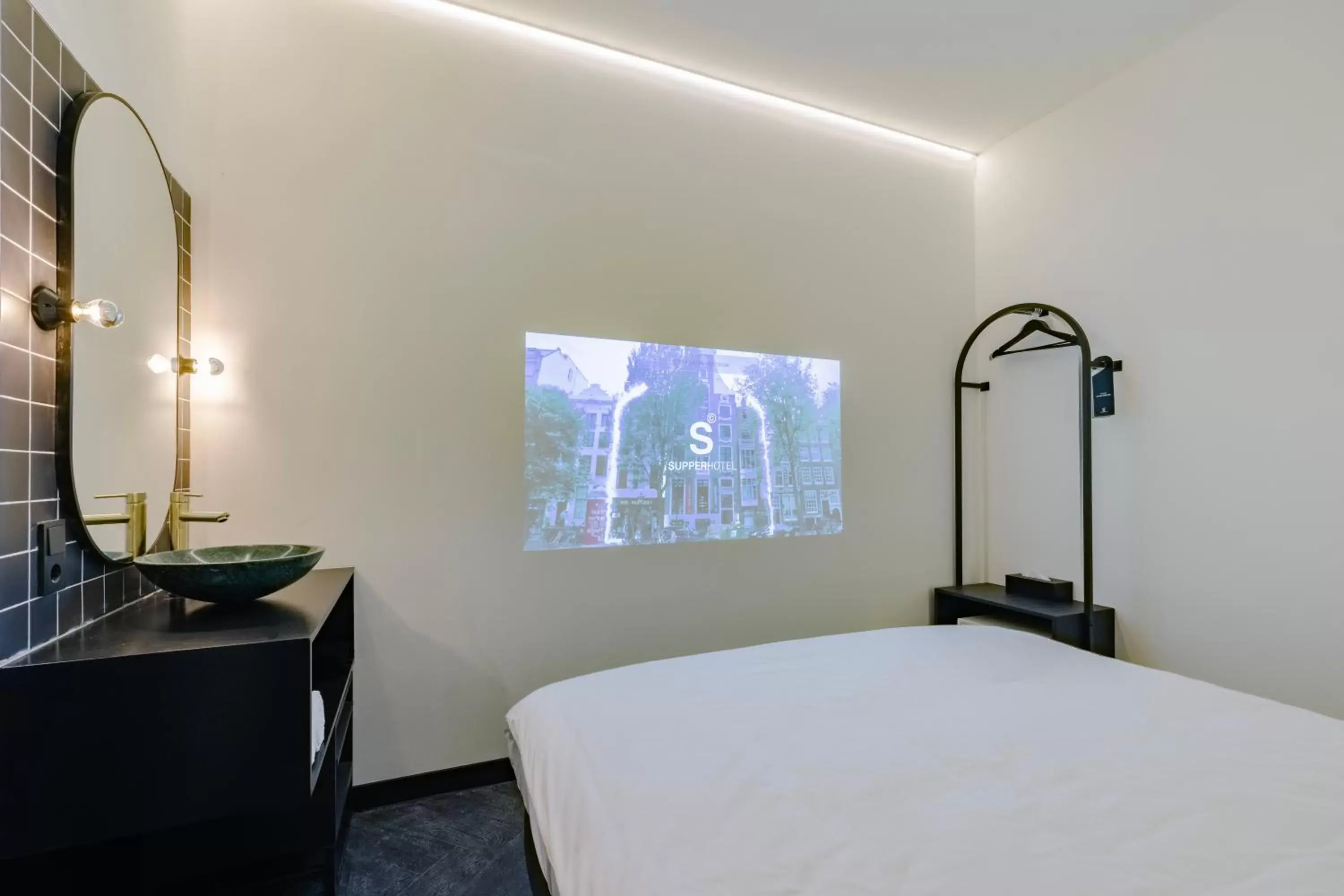 Bedroom, Bed in SUPPER Hotel