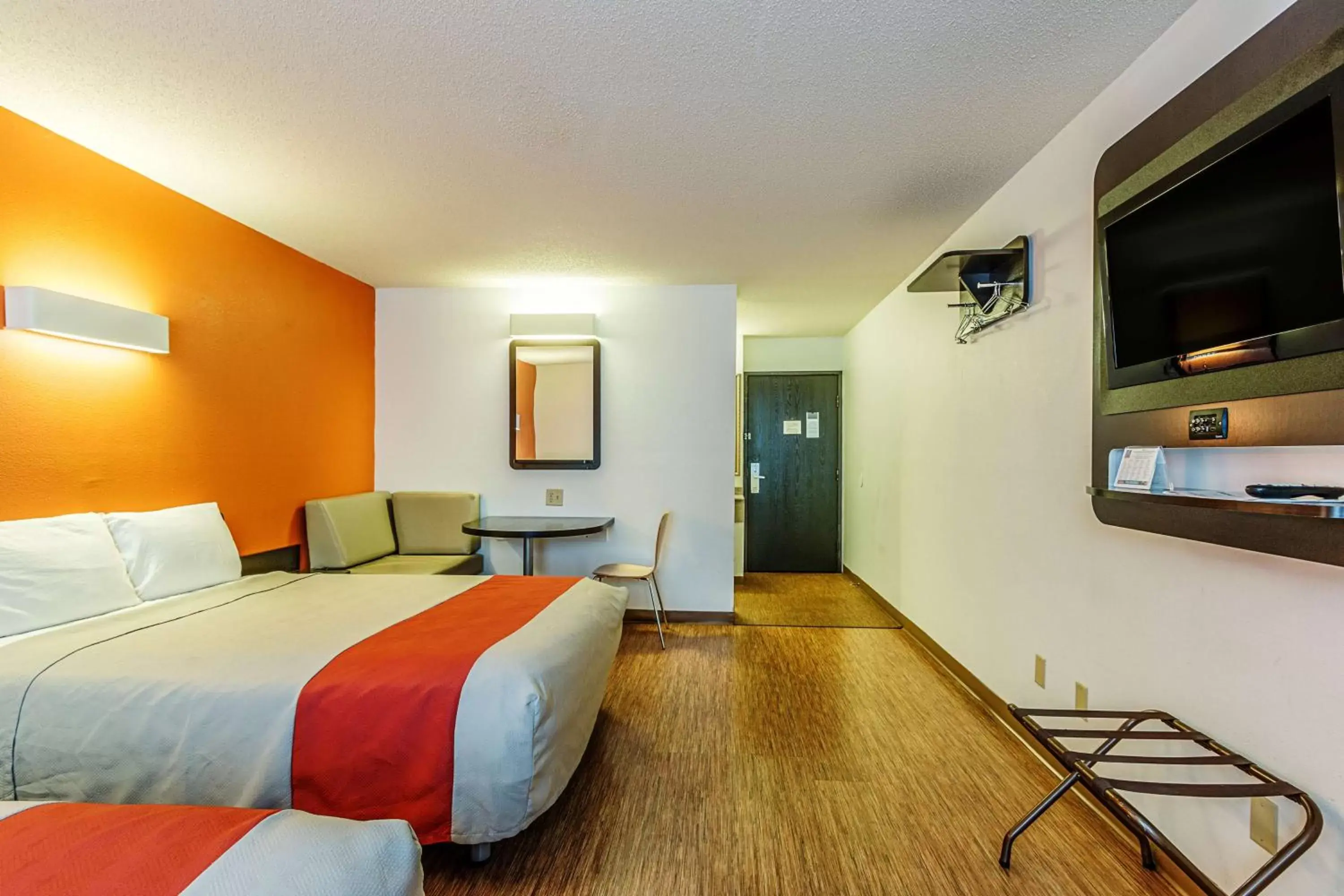 Photo of the whole room, TV/Entertainment Center in Motel 6-Wisconsin Rapids, WI