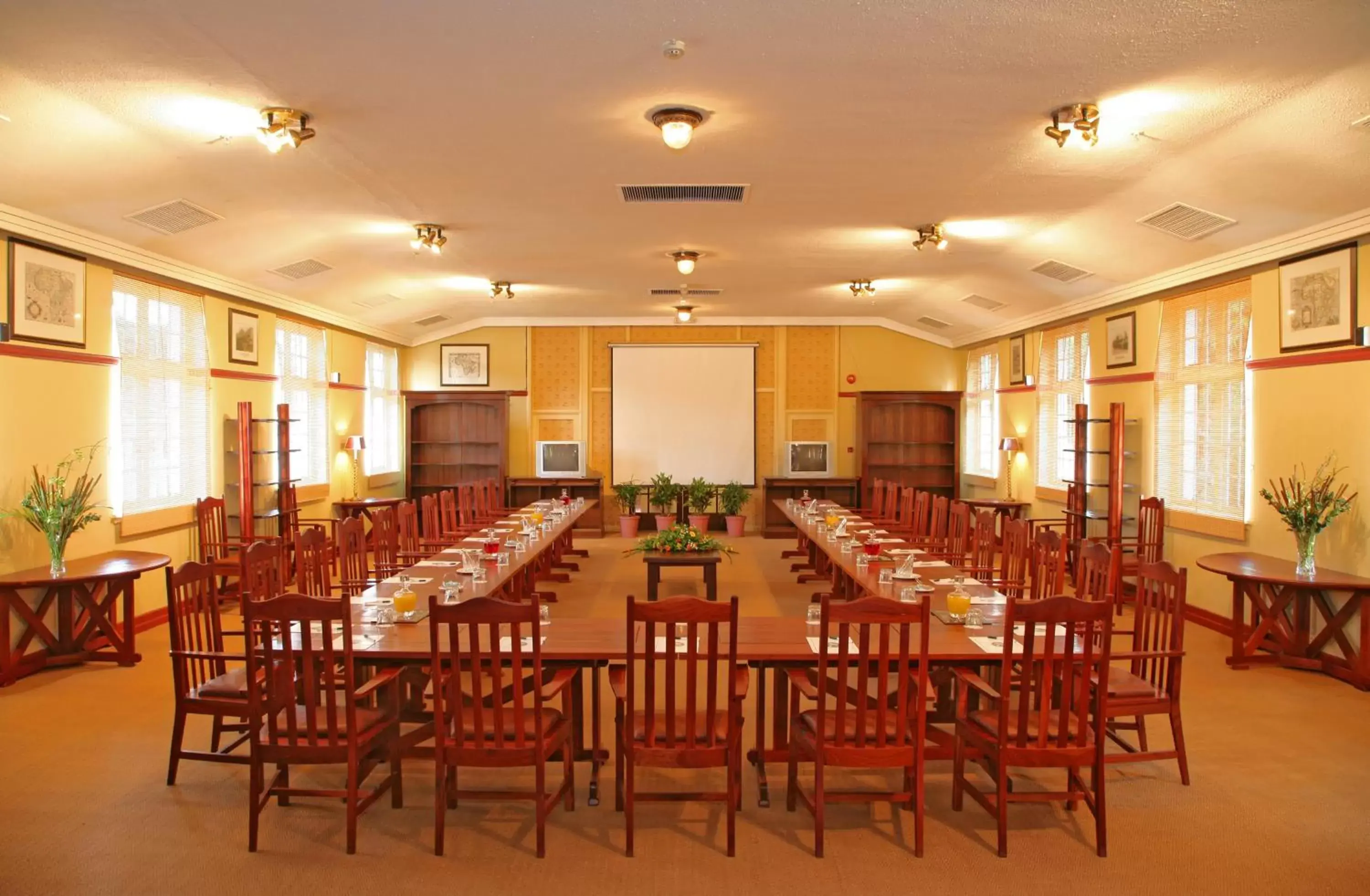 Banquet/Function facilities, Business Area/Conference Room in The Victoria Falls Hotel