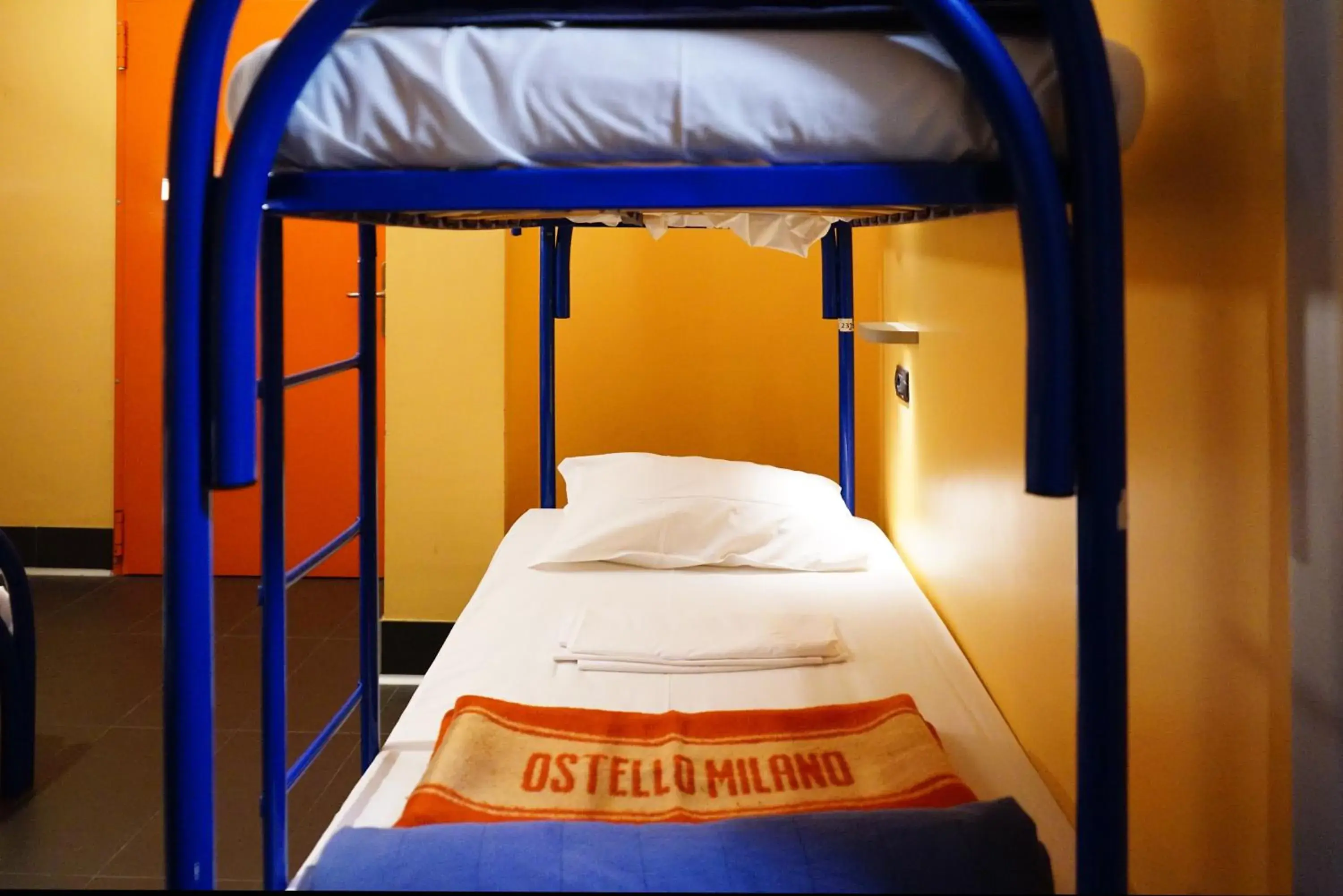bunk bed in Hi! Ostello Milano