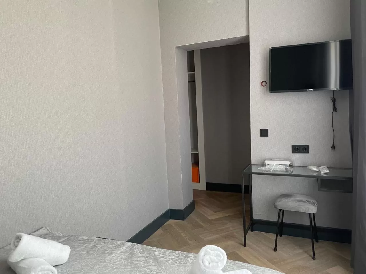 TV and multimedia, Bed in H3 Hotel Rotterdam City Center