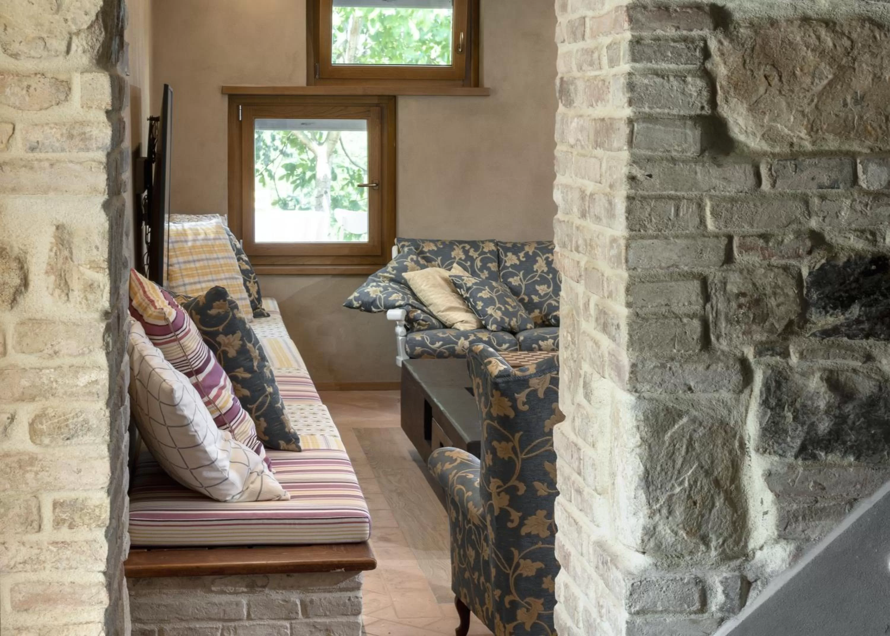 Communal lounge/ TV room in Dai Ventu