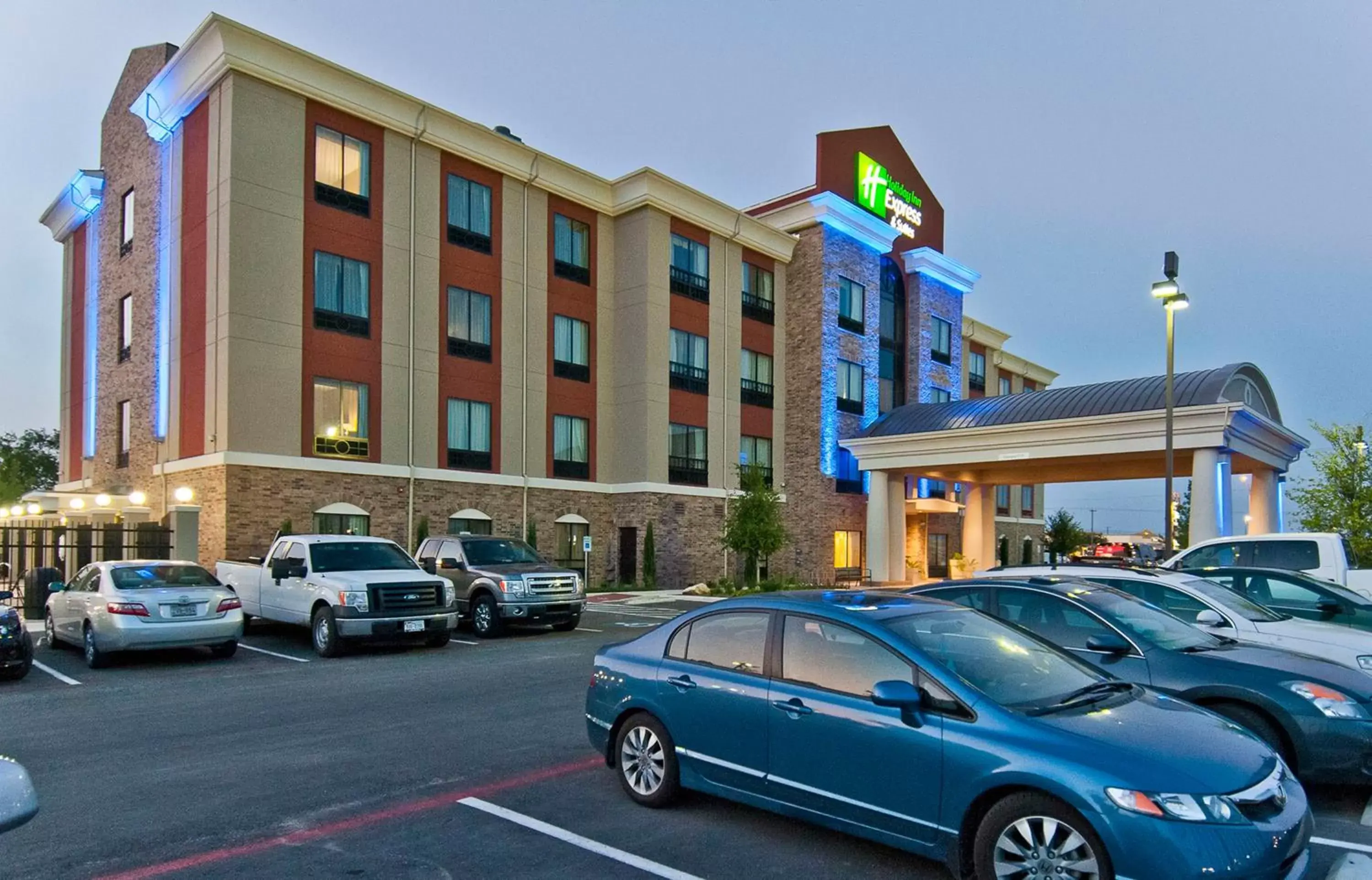 Property Building in Holiday Inn Express & Suites San Antonio SE by AT&T Center, an IHG Hotel