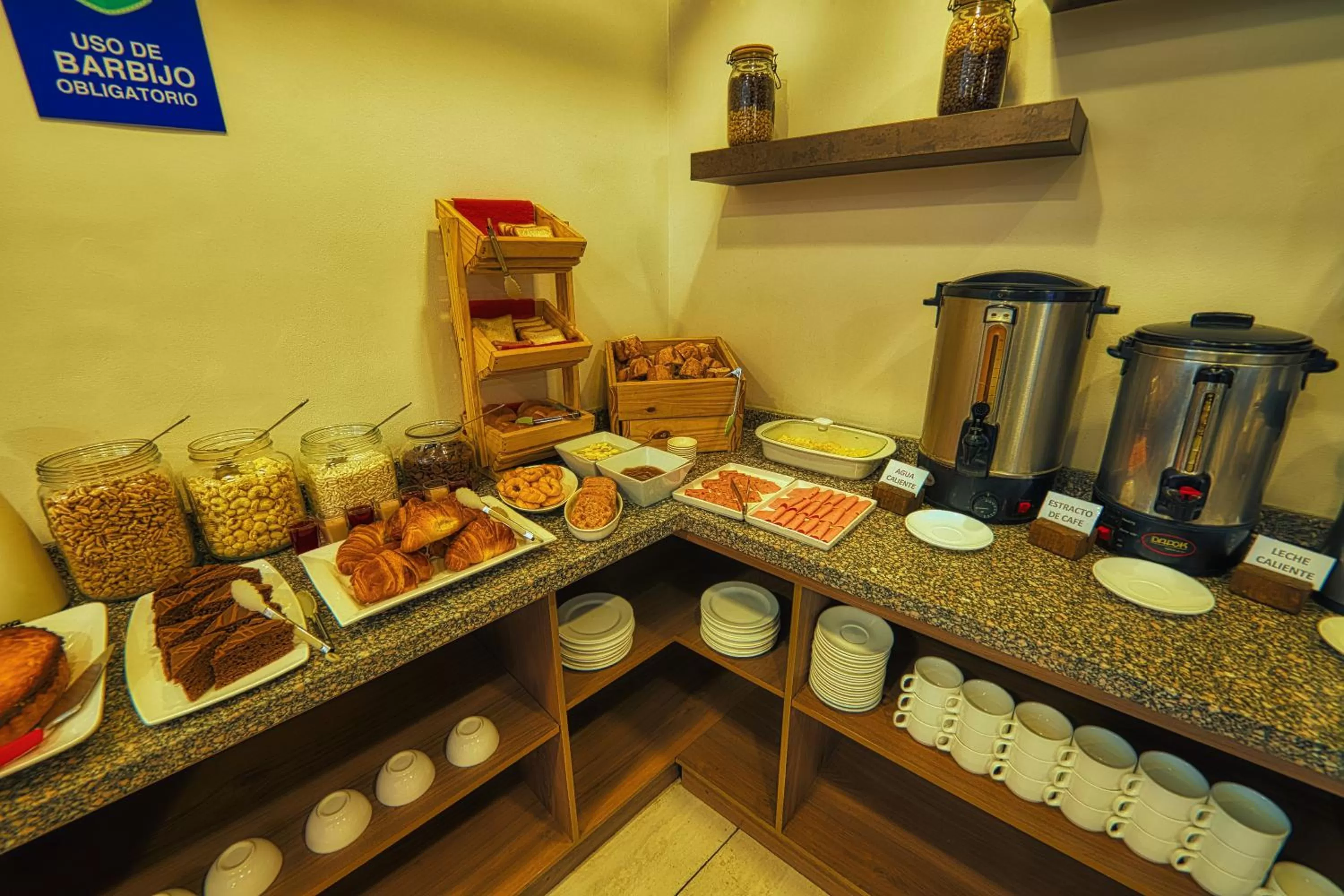 Food and drinks in Pan American Hotel