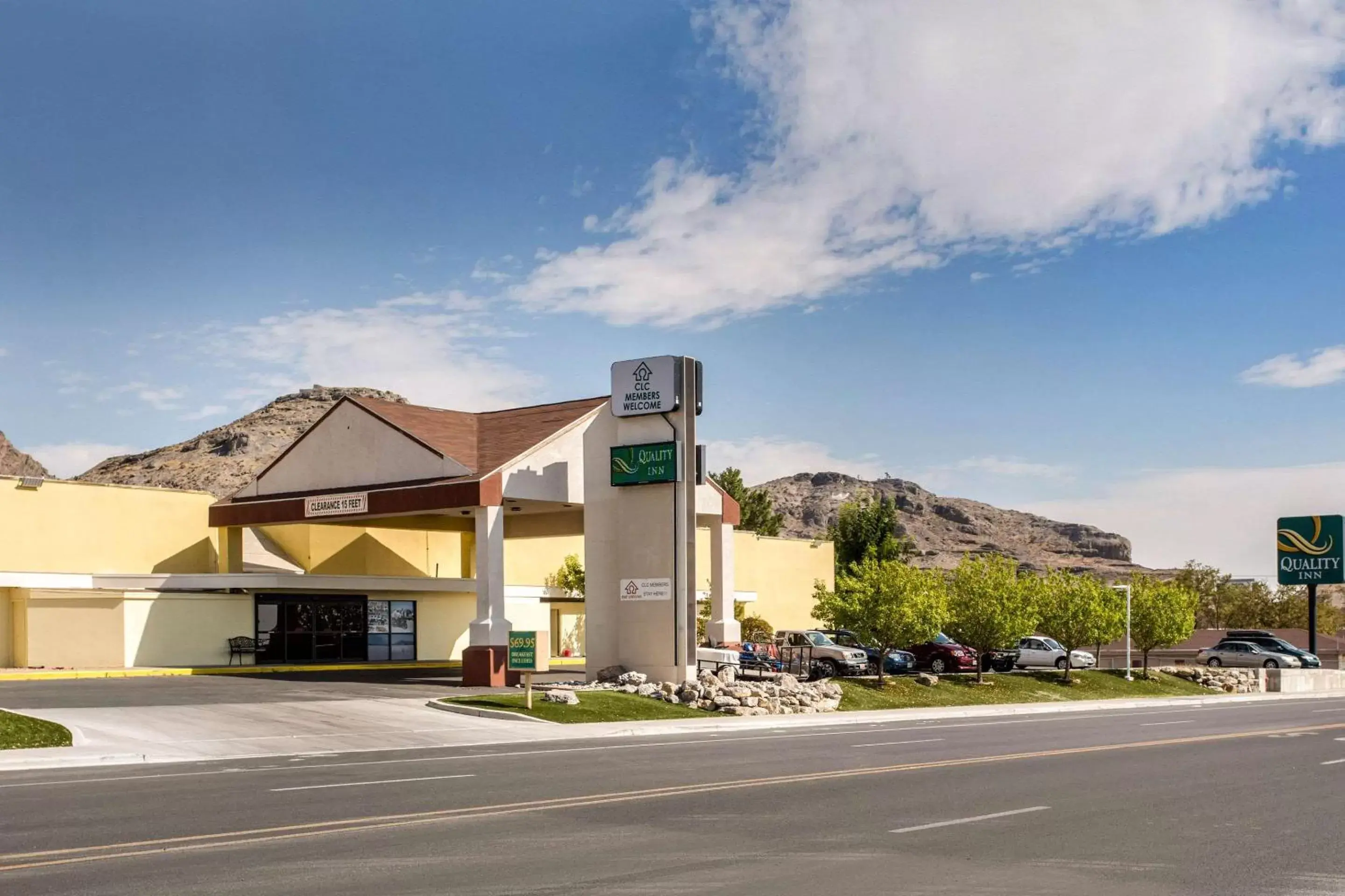 Property Building in Quality Inn Stateline