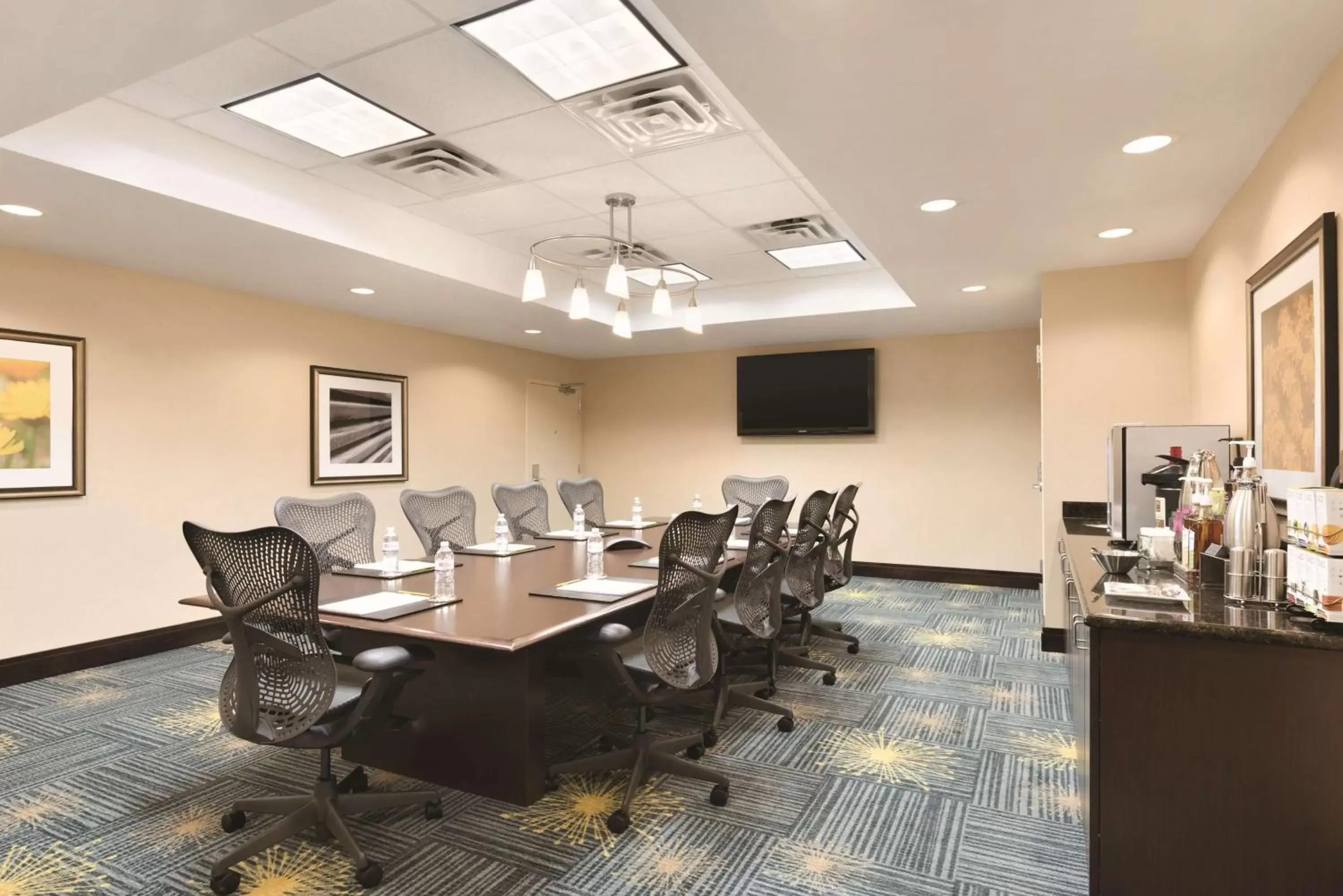 Meeting/conference room in Hilton Garden Inn Fargo