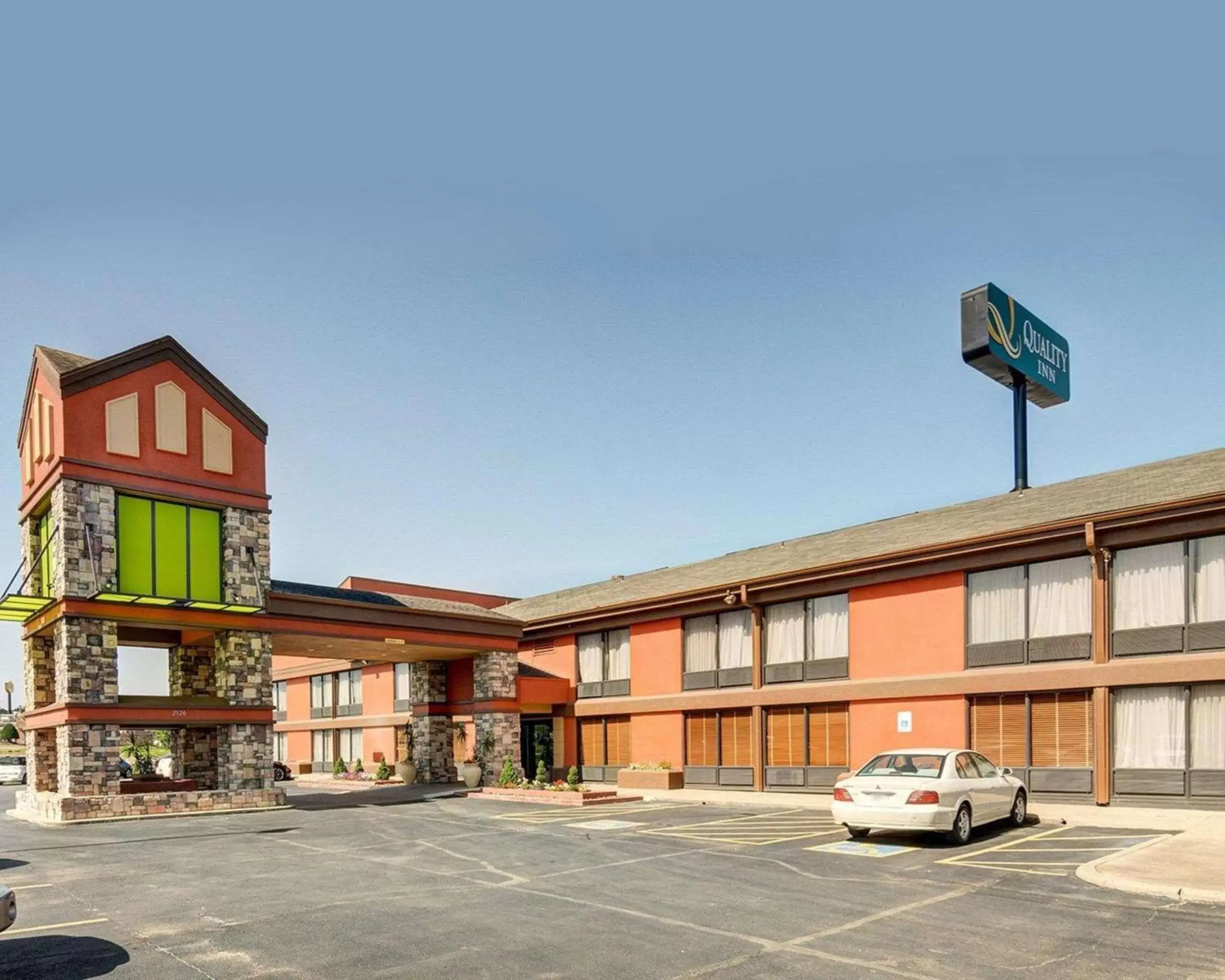 Property building in Quality Inn Fort Smith I-540 Property building in Quality Inn Fort Smith I-540